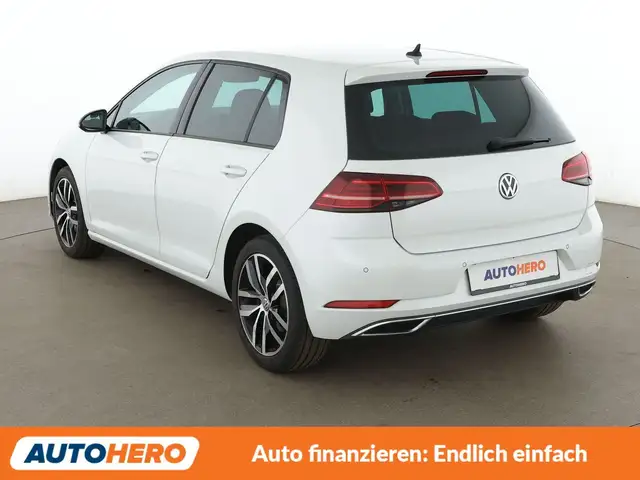 Volkswagen Golf view 4