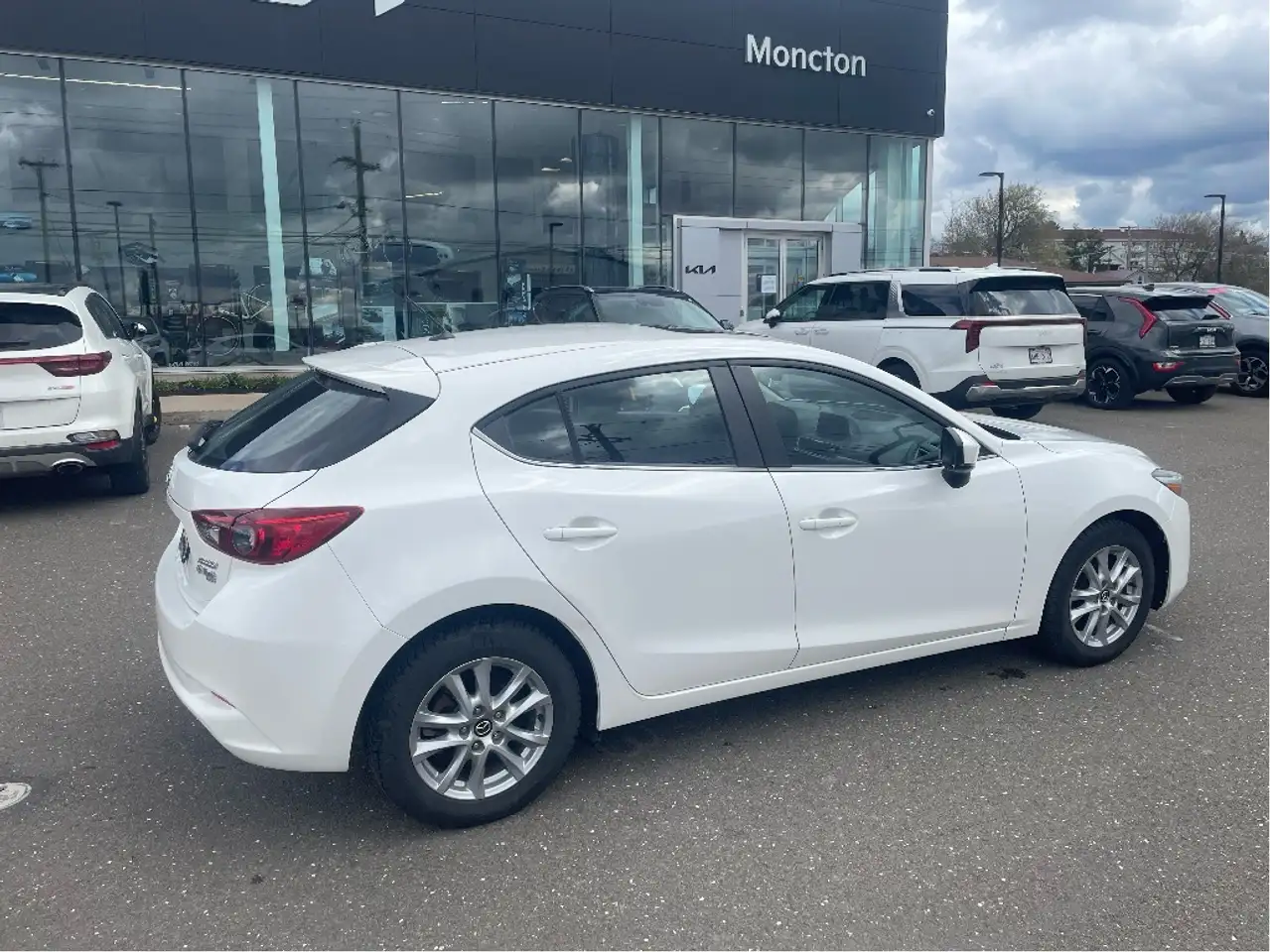 Mazda 3 снимка Mazda 3