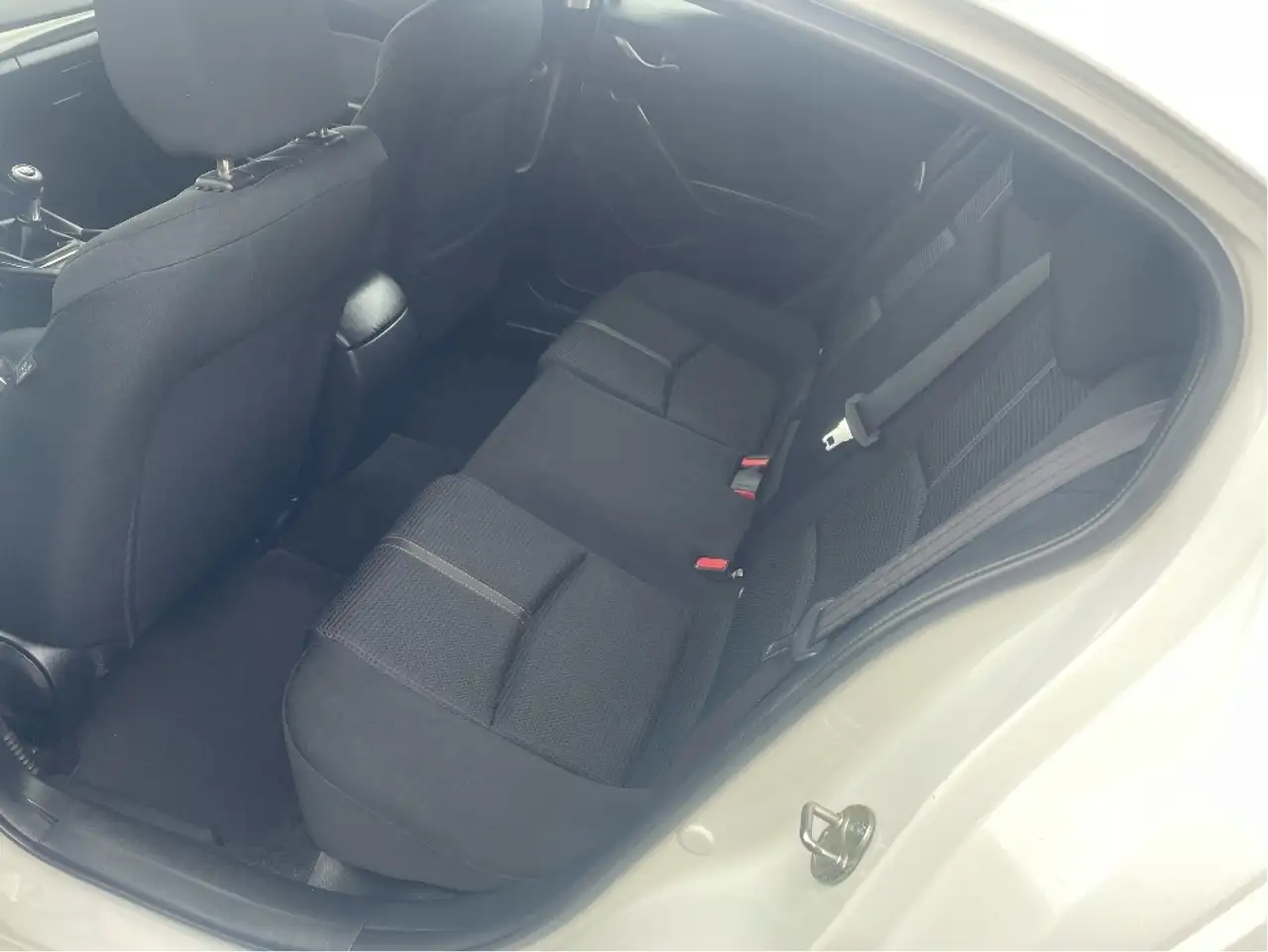 Mazda 3 снимка Mazda 3