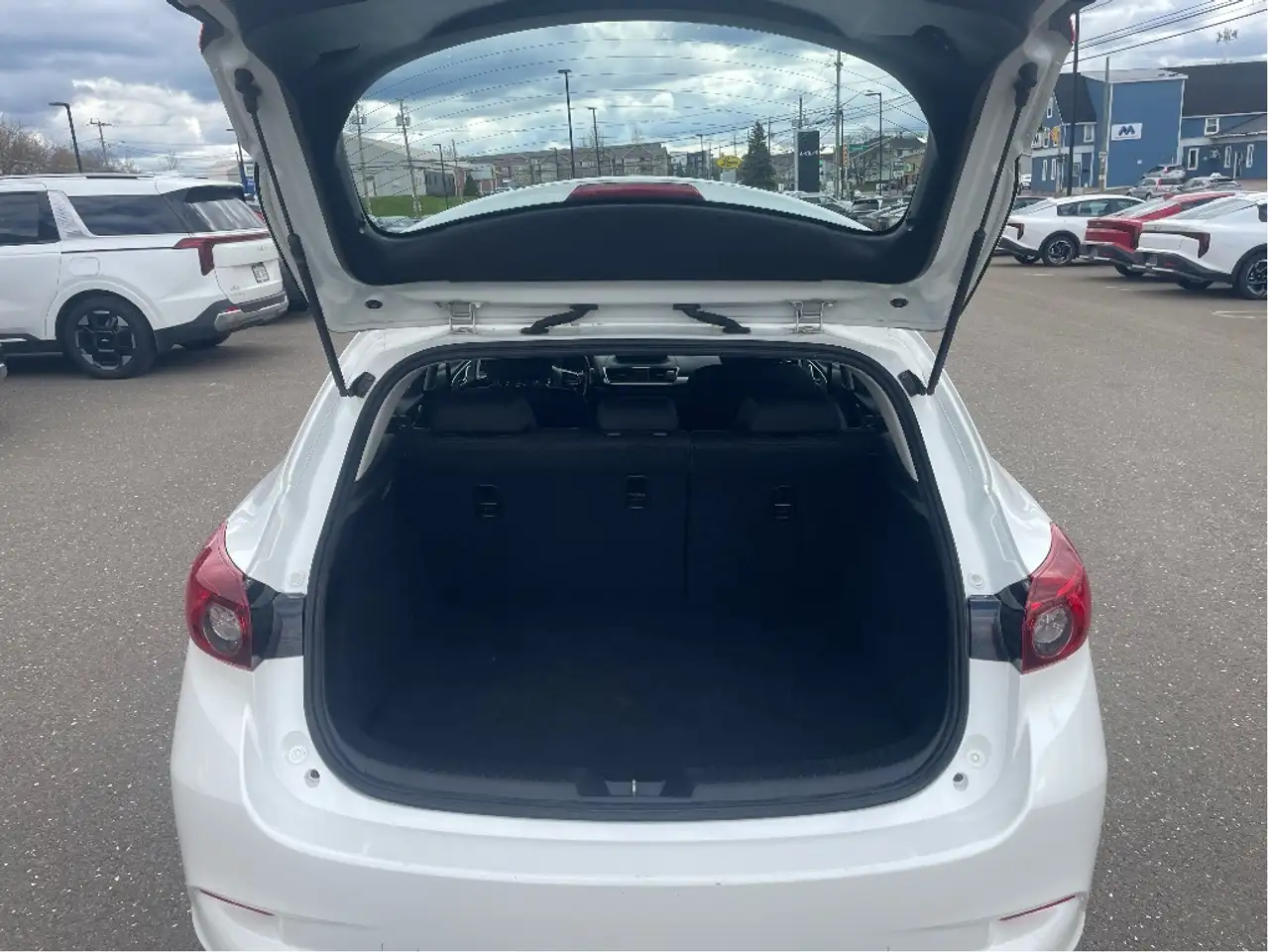 Mazda 3 снимка Mazda 3