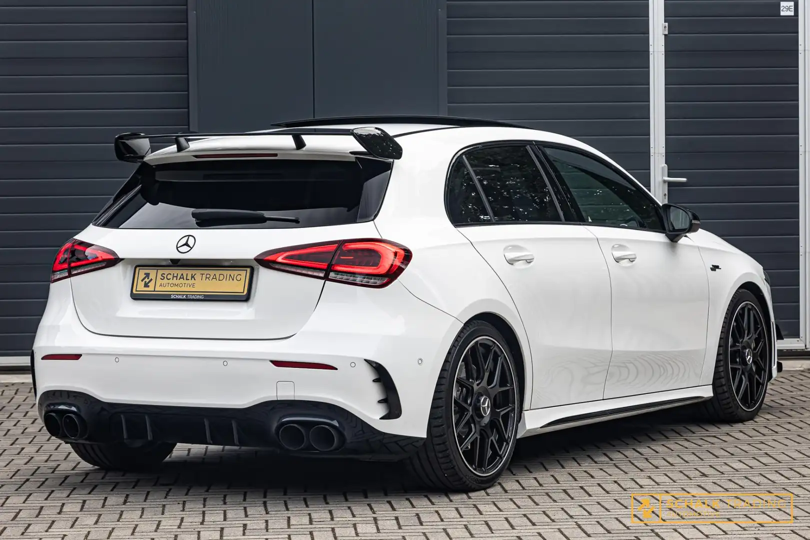 Mercedes-Benz A 35 AMG 4MATIC Advantage|Pano|Milltek| Wit - 2