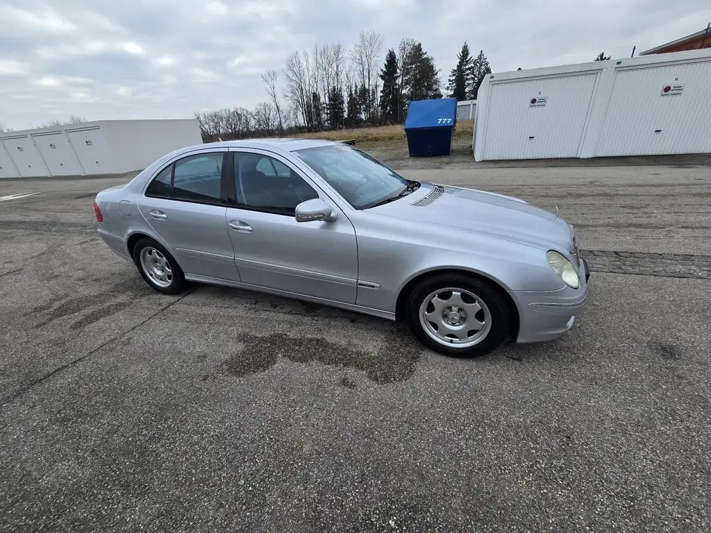 Mercedes-Benz E 320 2008 из Европы — купить под ключ