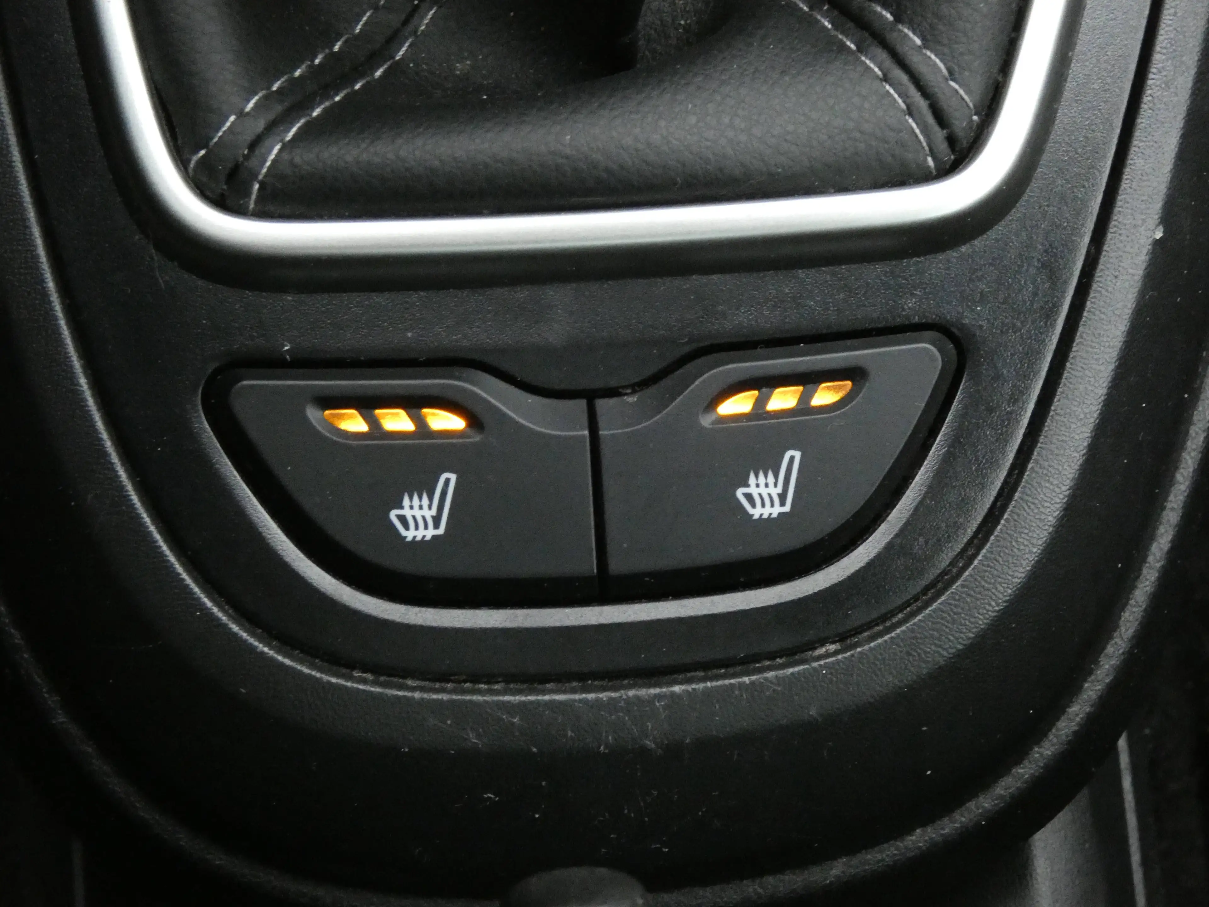 Lada Vesta SW Comfort 1,6 Klimaautomatik, Sitzheizung, Alufelgen 16 Zoll, Navi, PDC, Kamera, TÜV neu — photo 15