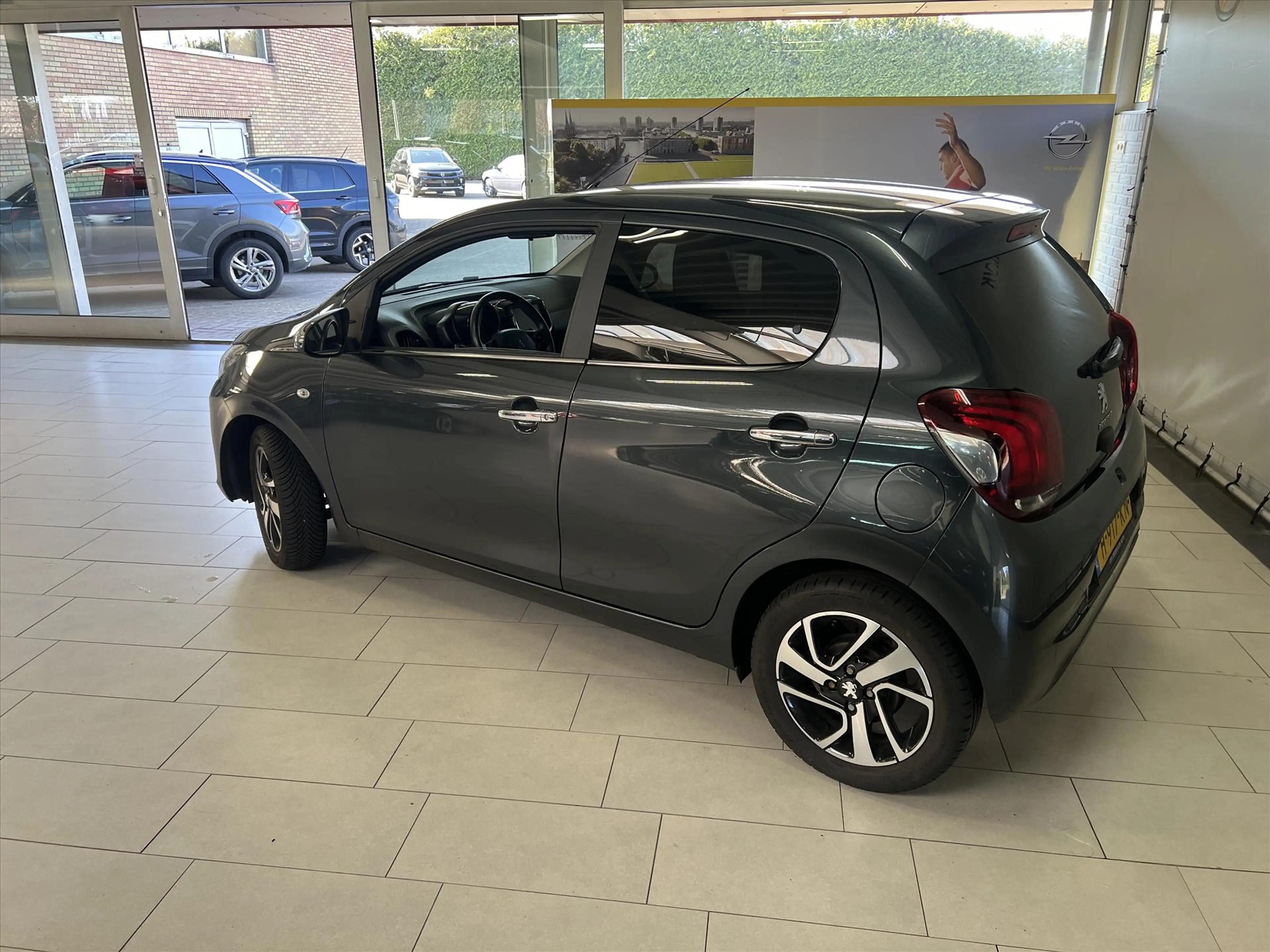Peugeot 108 1.0 e-VTi 72pk 5D Allure — photo 3