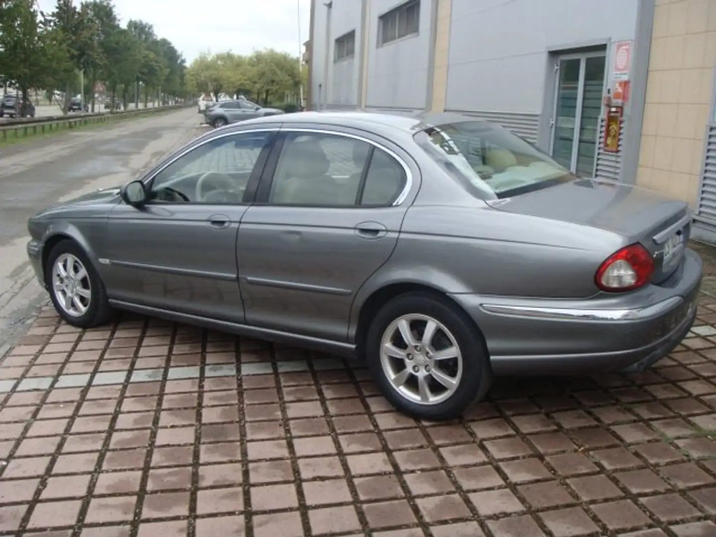 Jaguar X-Type 2.0d BERLINA !! EXECUTIVE !! Grijs - 2