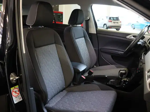 Volkswagen T-Cross view 6