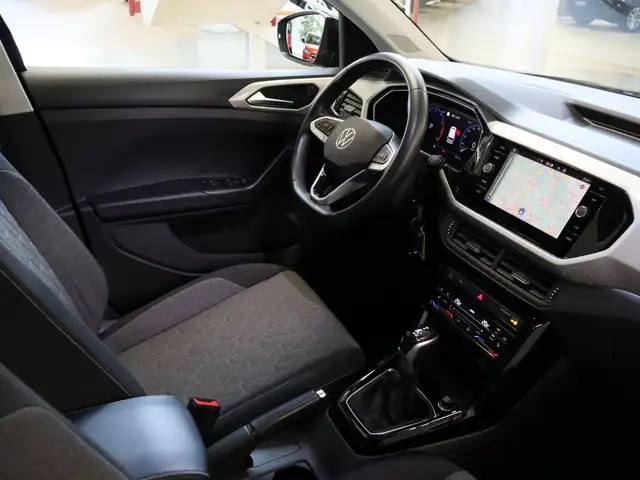 Volkswagen T-Cross view 3