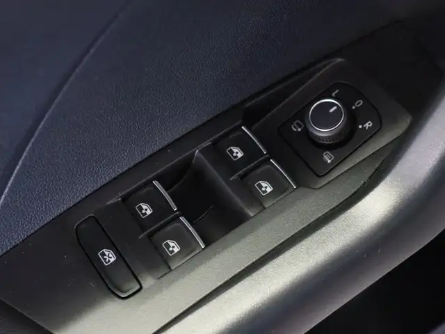 Volkswagen T-Cross view 14