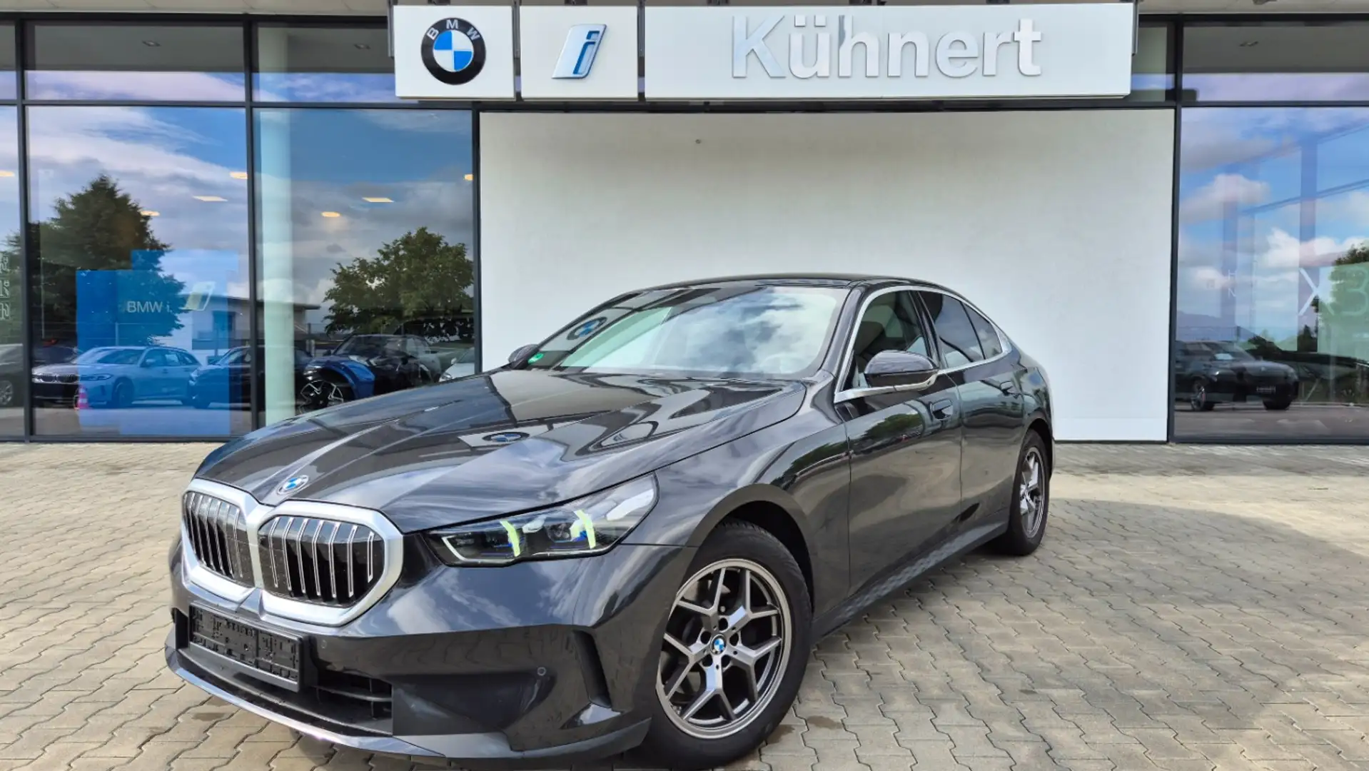BMW 520 i Limousine Sitzklima SpurAss 360° HUD HiFi ParkAs Gris - 1