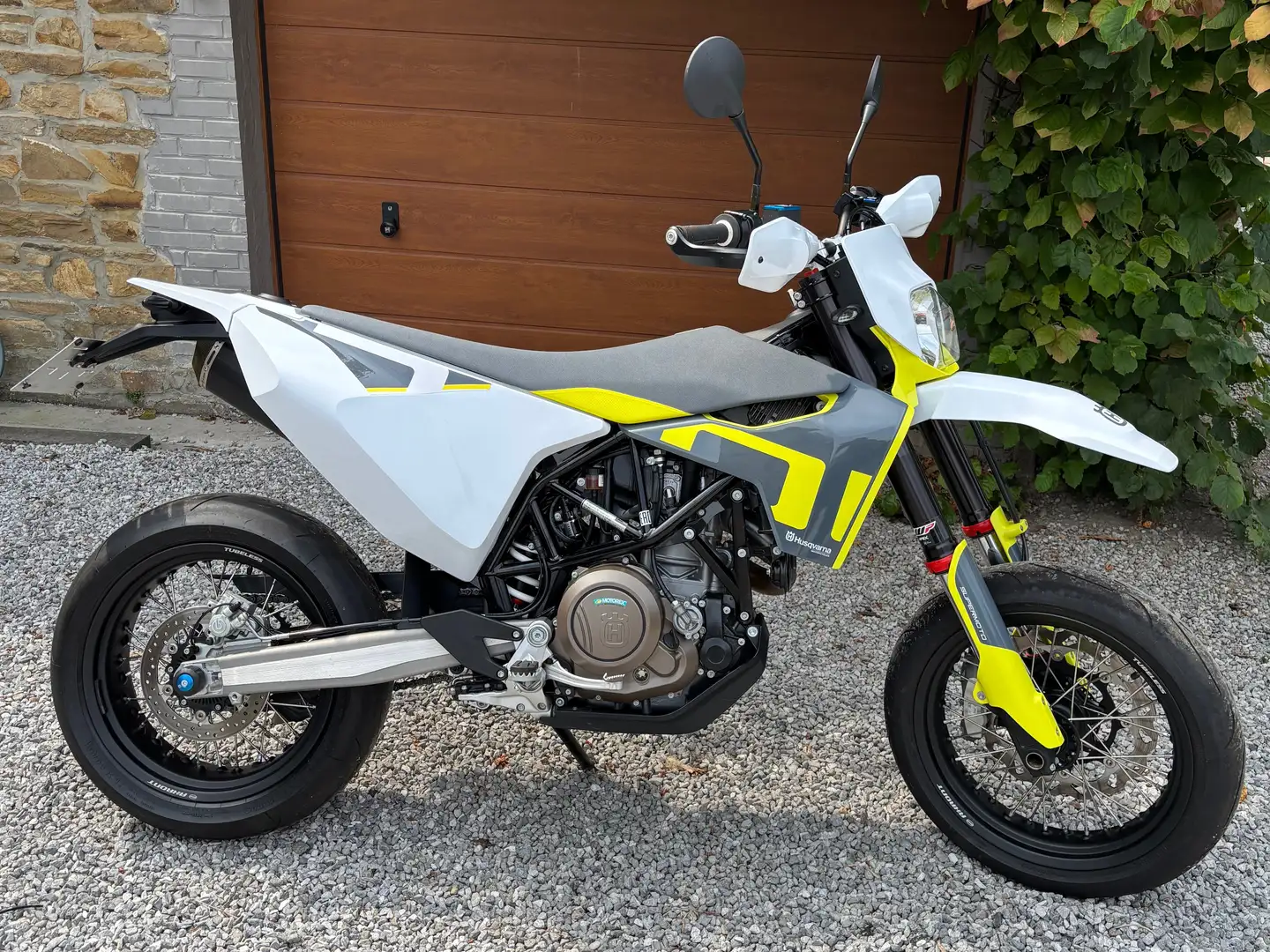 Husqvarna 701 Supermoto Wit - 1