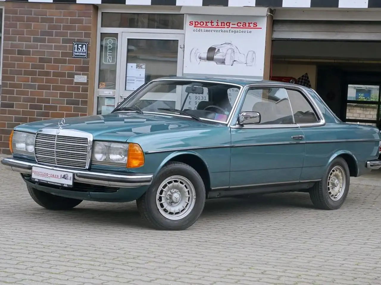 Mercedes-Benz 230 1983