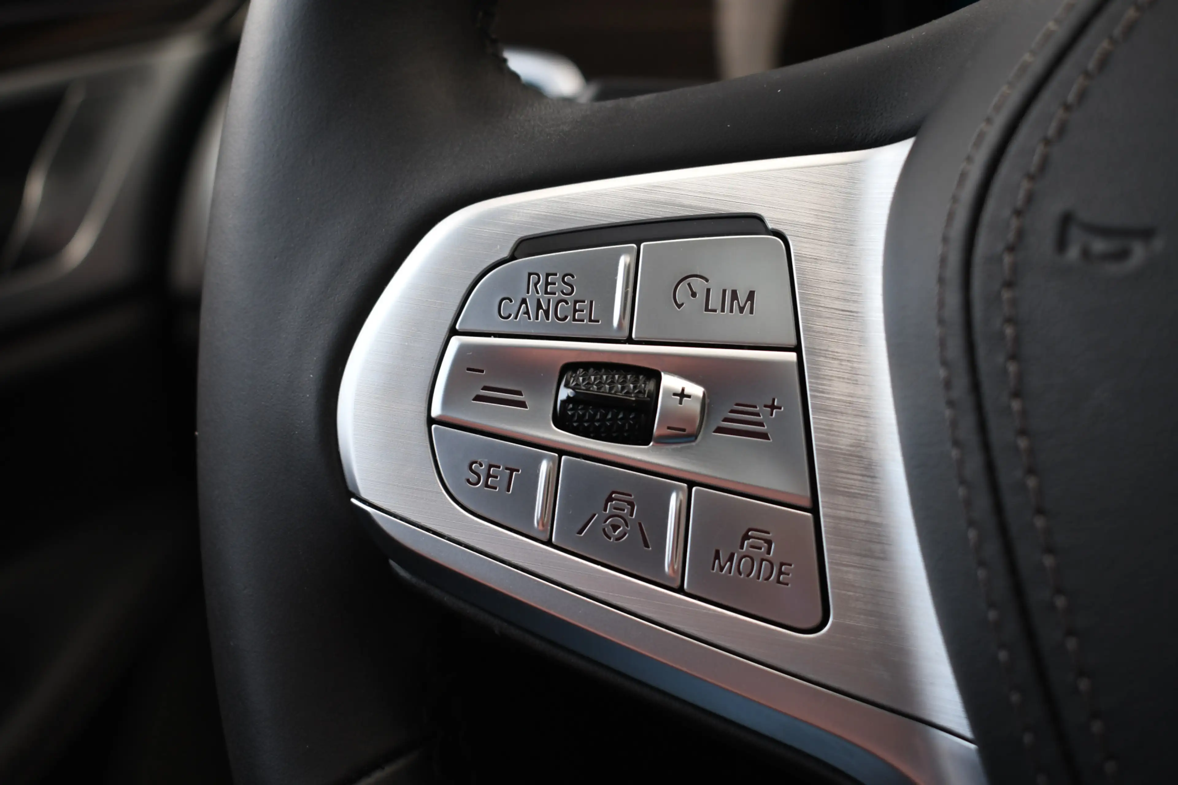 BMW 760 7-serie M760Li xDrive 6.6 V12 | Berninagrau | NL-a — photo 15