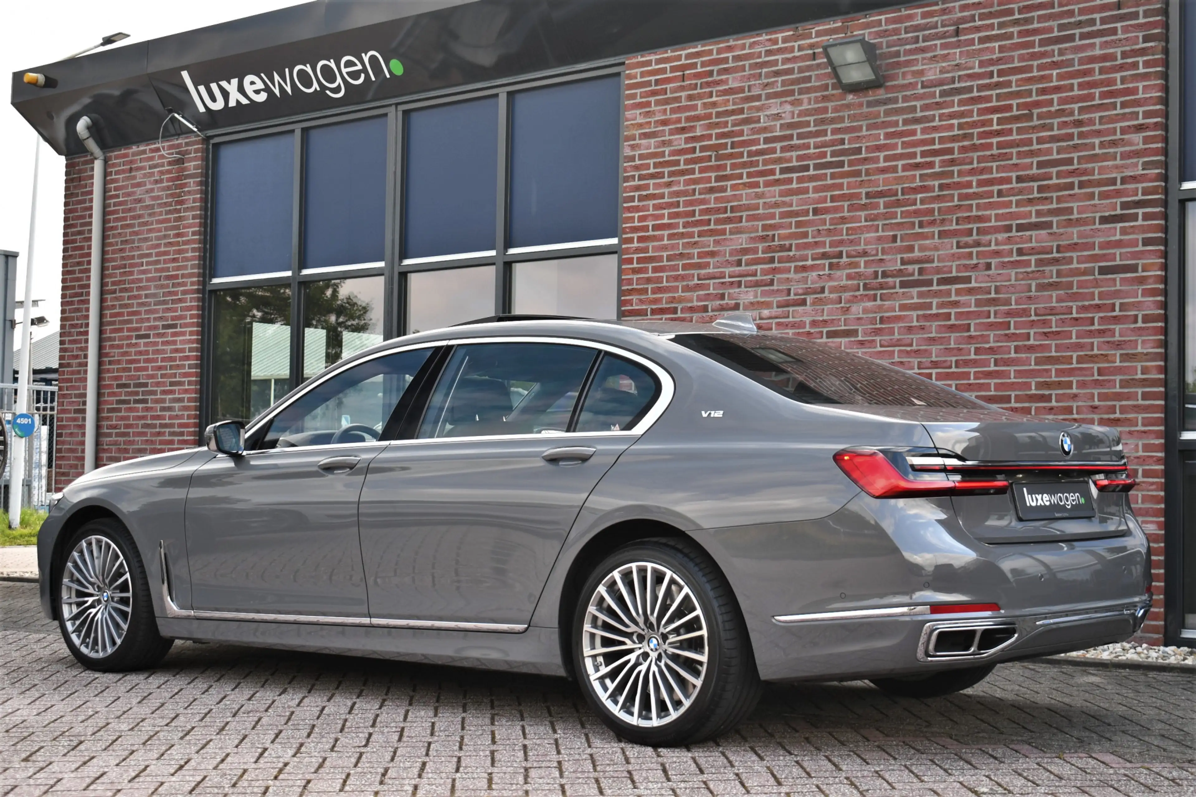 BMW 760 7-serie M760Li xDrive 6.6 V12 | Berninagrau | NL-a — photo 6