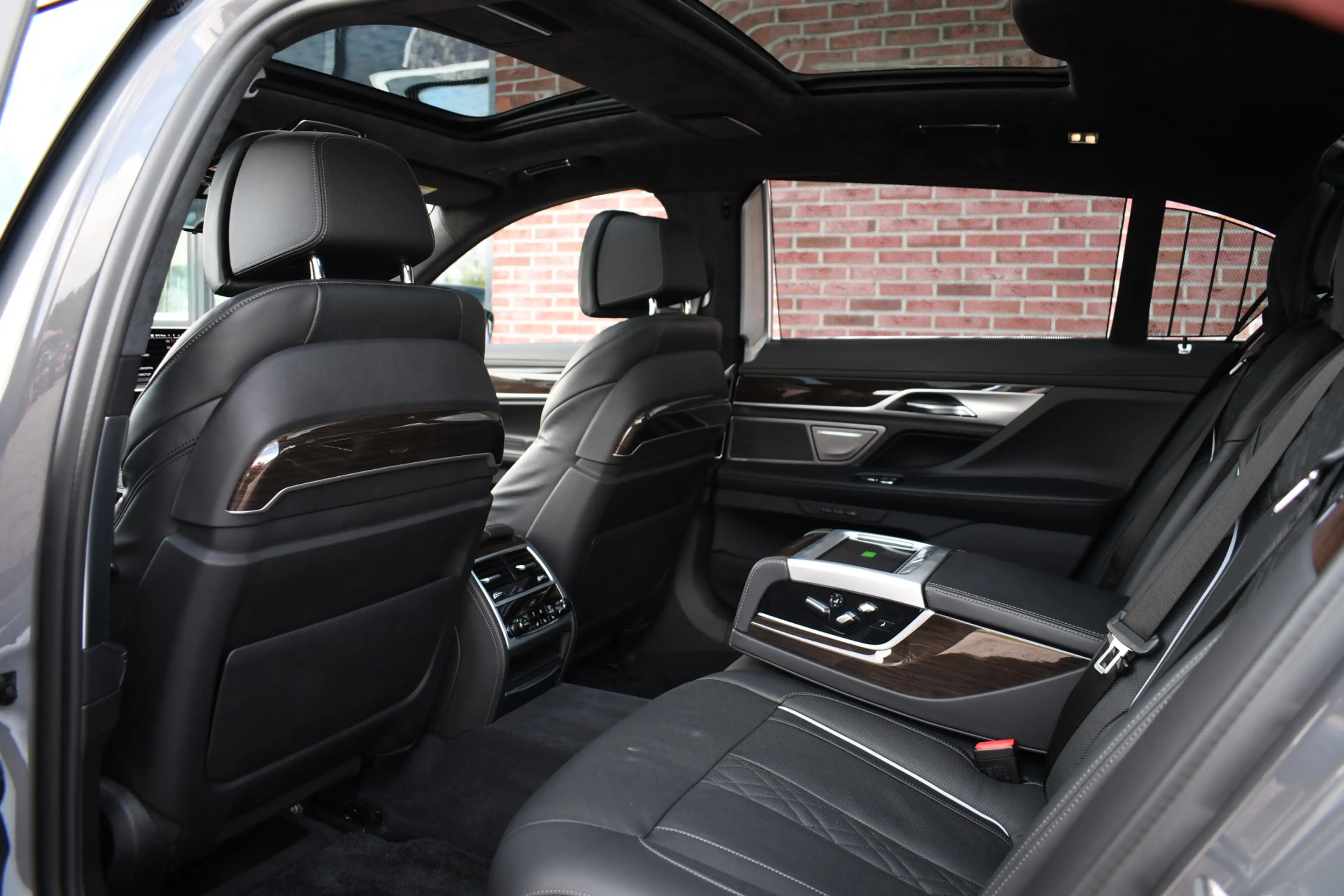 BMW 760 7-serie M760Li xDrive 6.6 V12 | Berninagrau | NL-a — photo 10