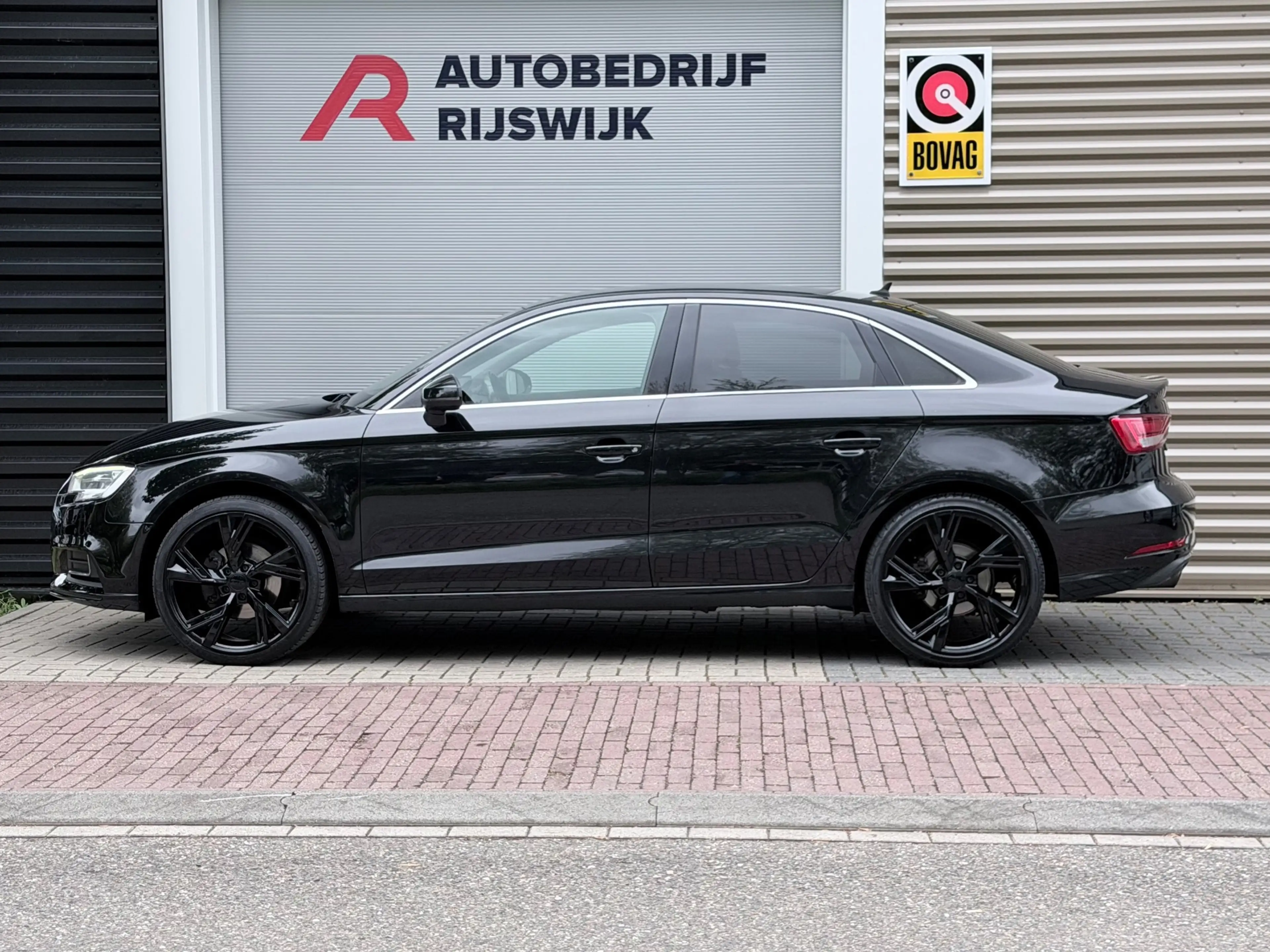 Audi A3 Limousine 1.4 TFSI CoD Design Pro Line Plus — photo 2