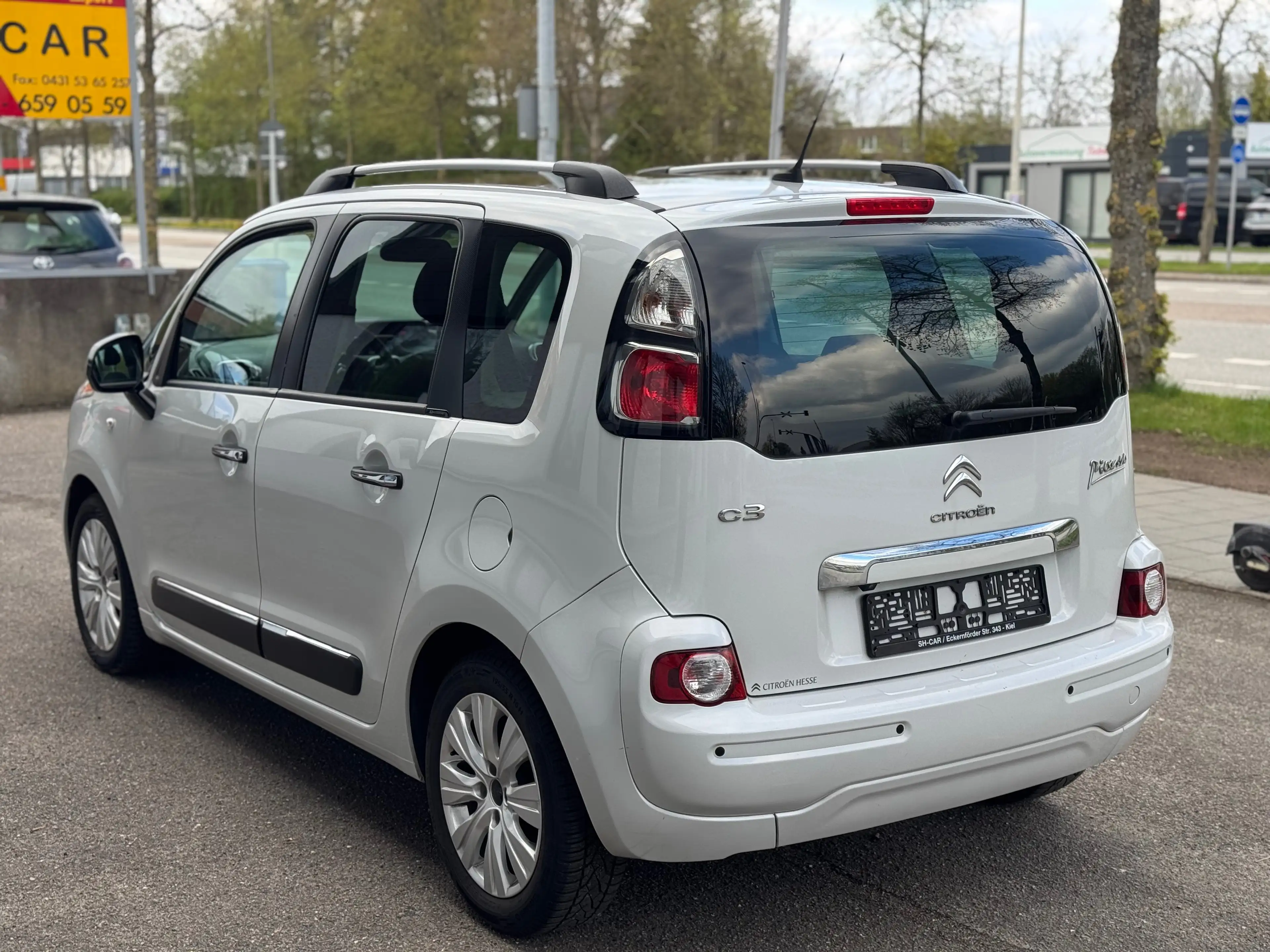 Citroen C3 Picasso Exclusive* TÜV NEU* ÖL NEU* KAMERA*PANO — photo 4