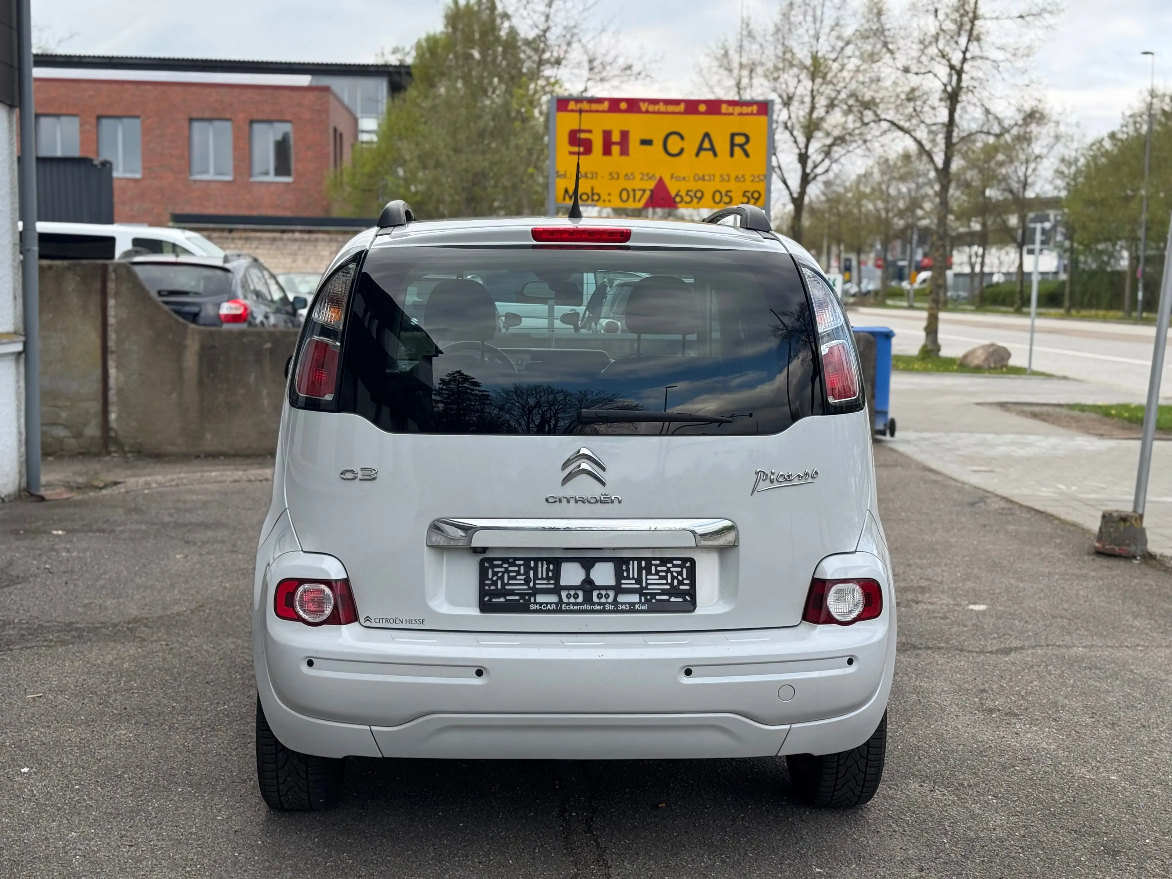 Citroen C3 Picasso Exclusive* TÜV NEU* ÖL NEU* KAMERA*PANO — photo 5