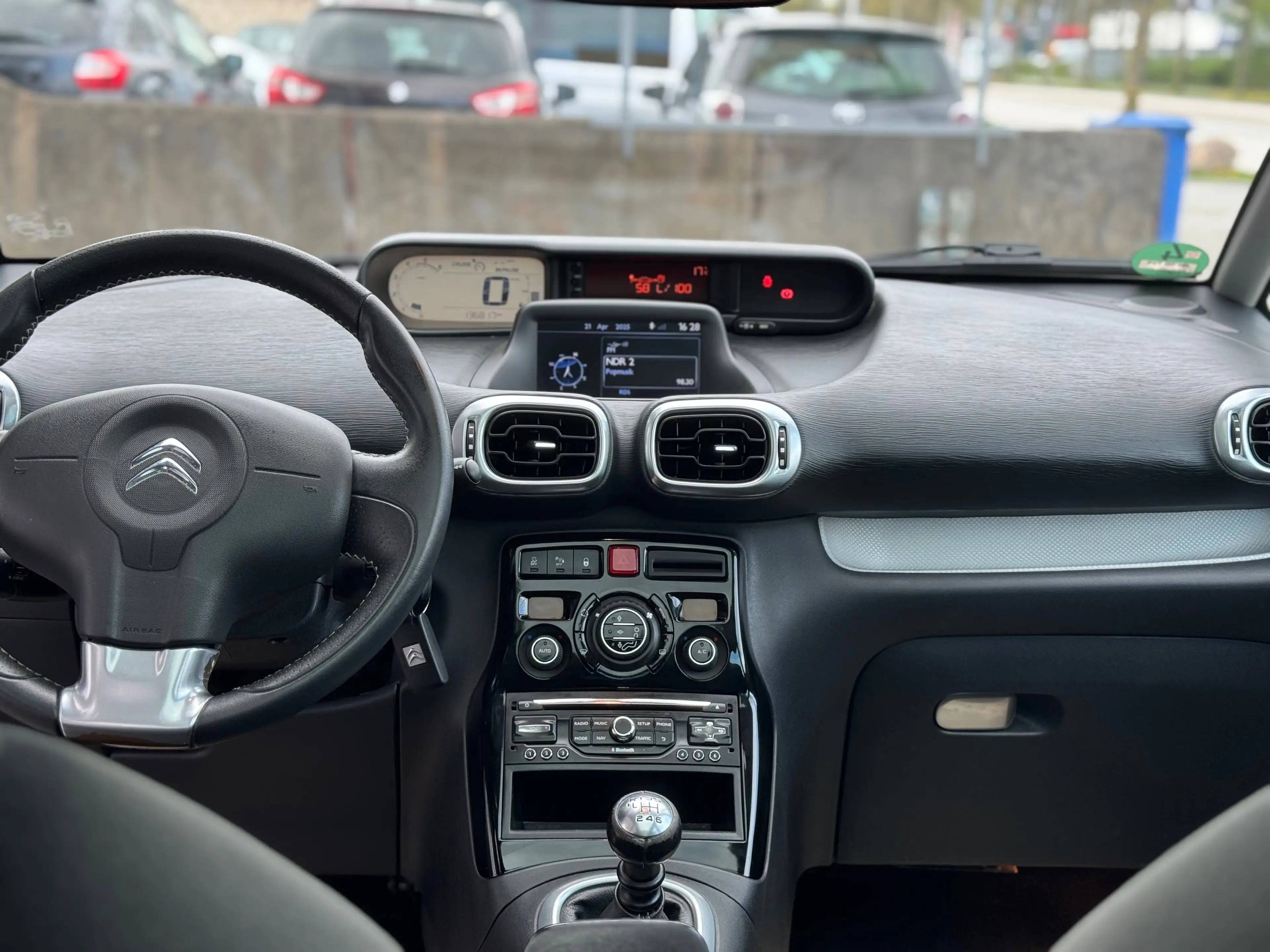 Citroen C3 Picasso Exclusive* TÜV NEU* ÖL NEU* KAMERA*PANO — photo 10