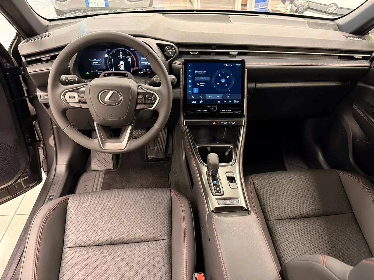 Lexus LBX 2026 — фото 13