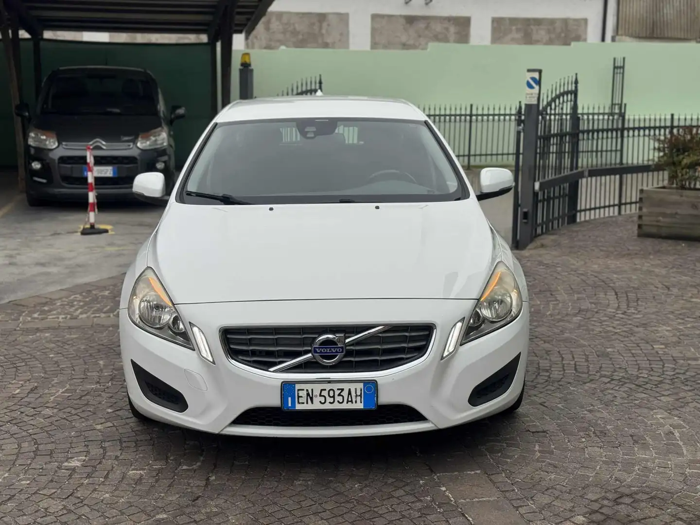 Volvo V60 V60 I 2010 1.6 d2 (drive) Ocean Race powershift Blanc - 2