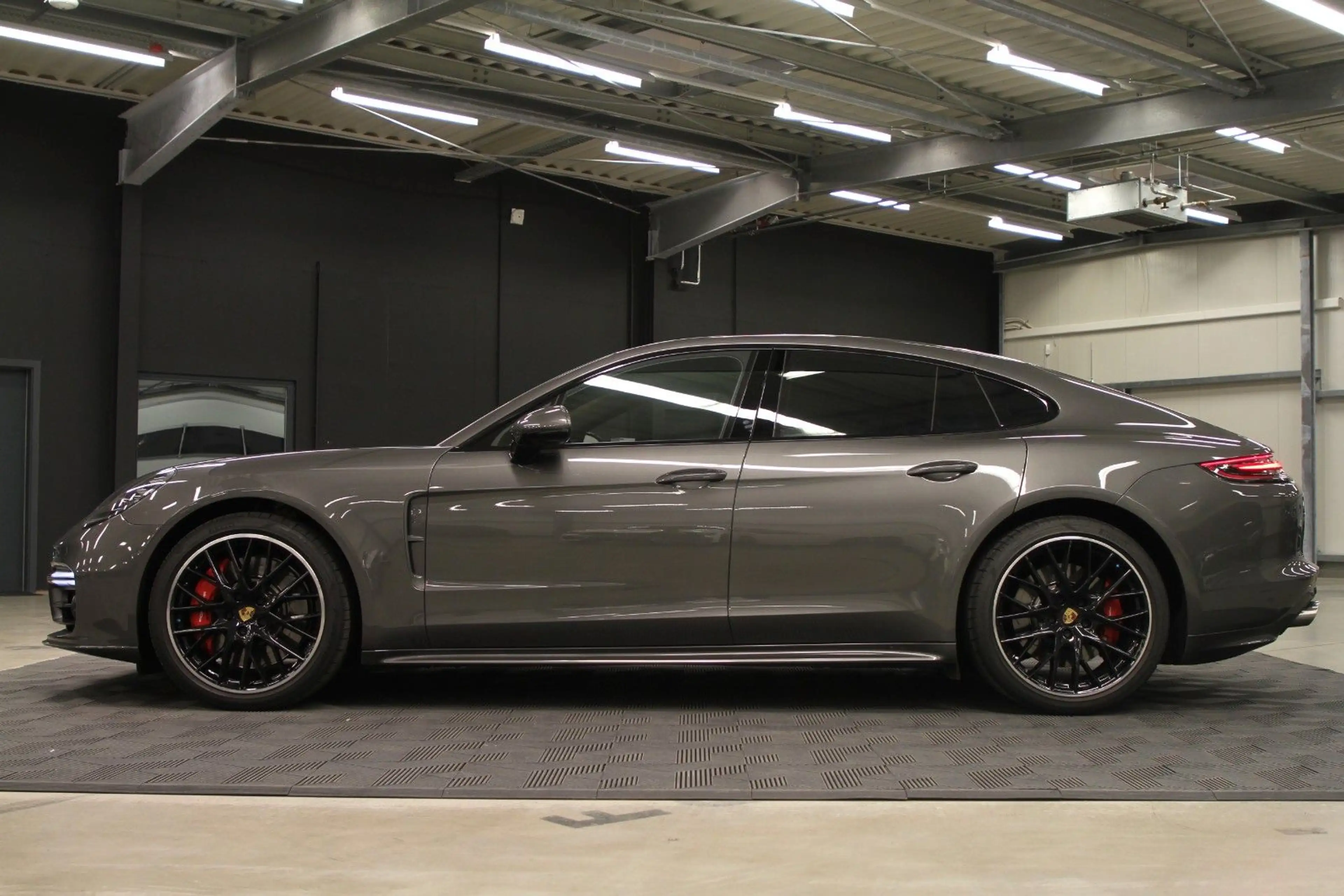 Porsche Panamera Turbo / CARBON / GTS / APPROVED — photo 5
