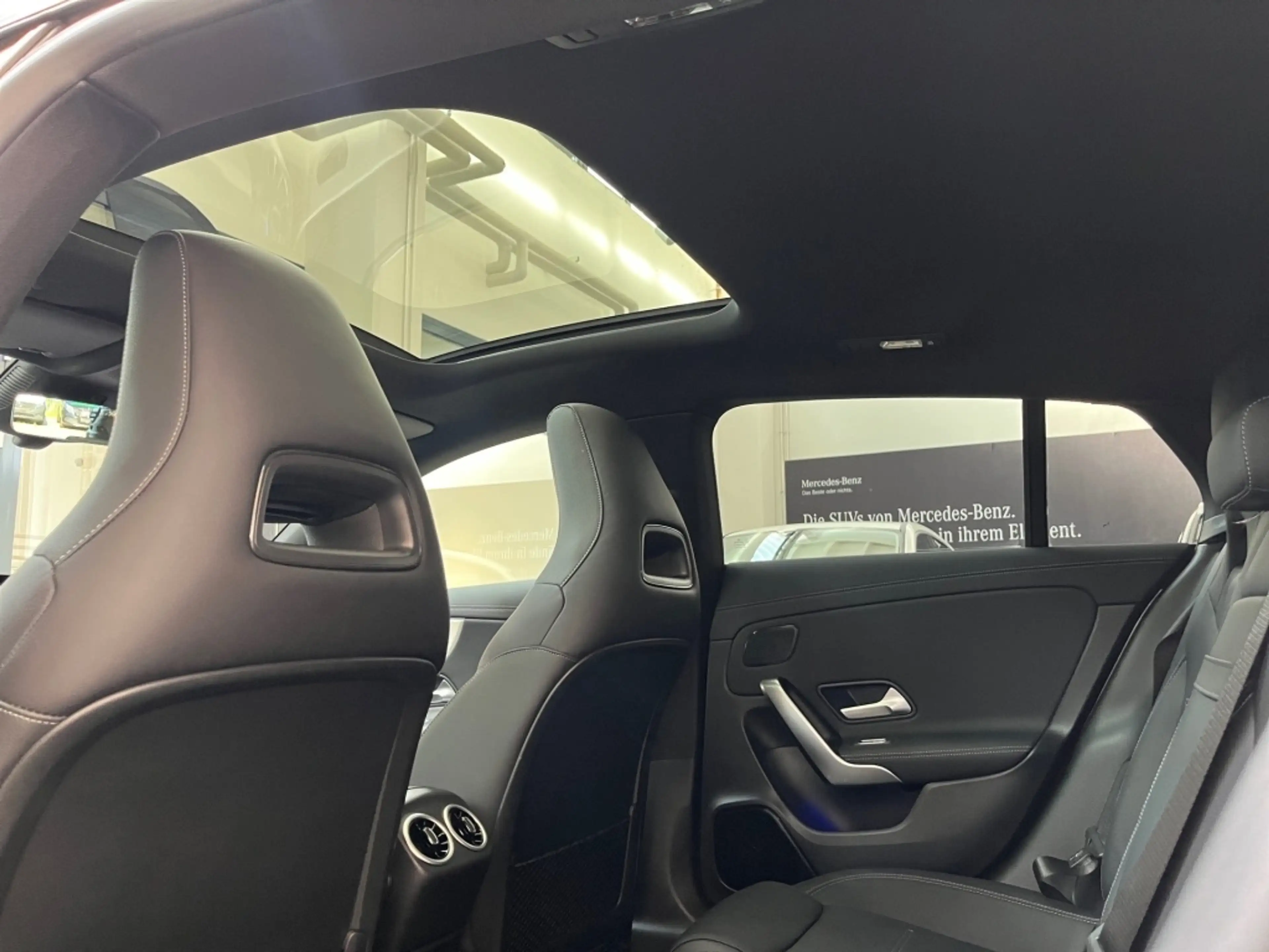 Mercedes-Benz CLA 200 SB AMG Night AHK Pano LED Sound KeyLess — photo 14