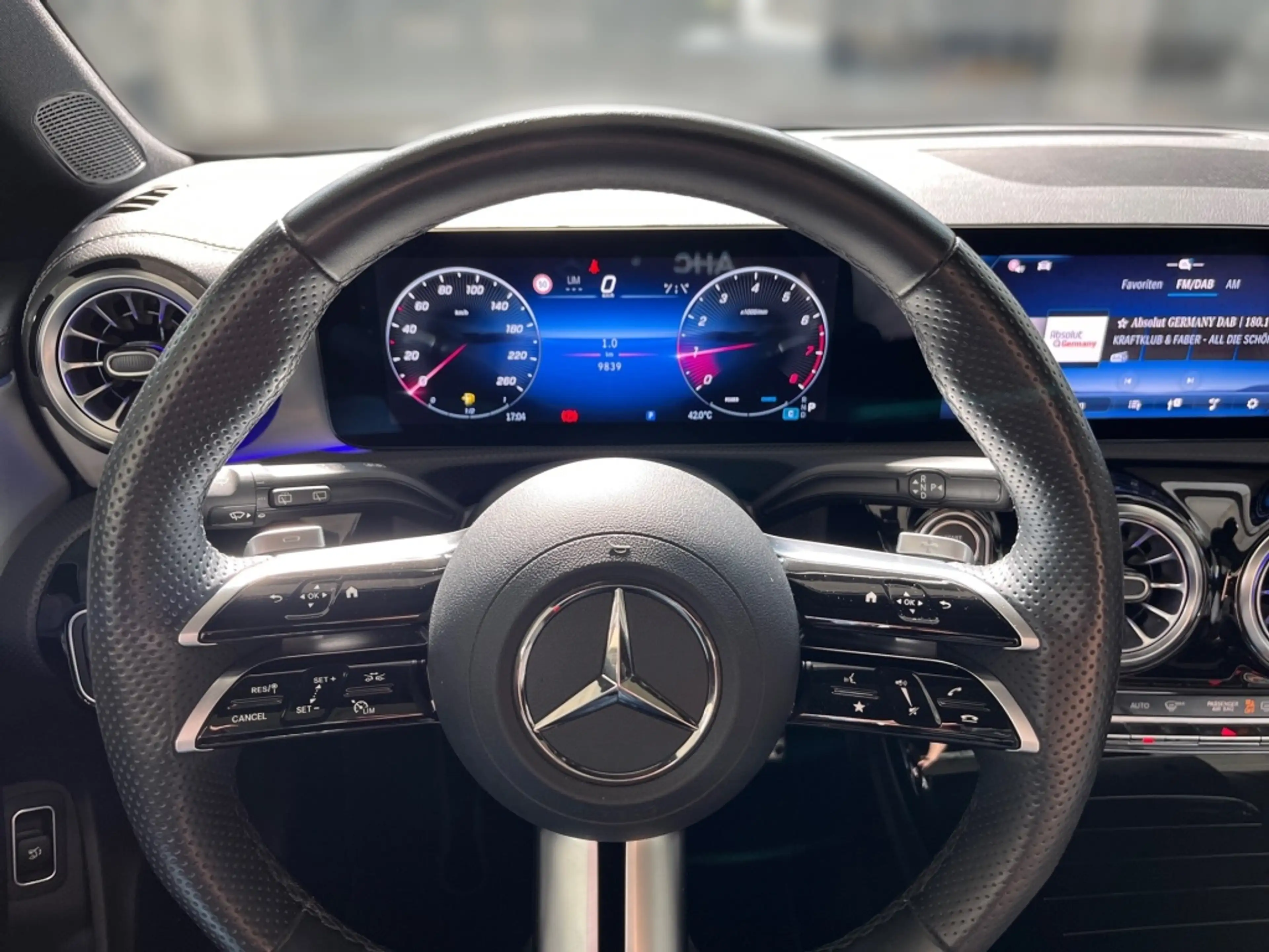 Mercedes-Benz CLA 200 SB AMG Night AHK Pano LED Sound KeyLess — photo 8