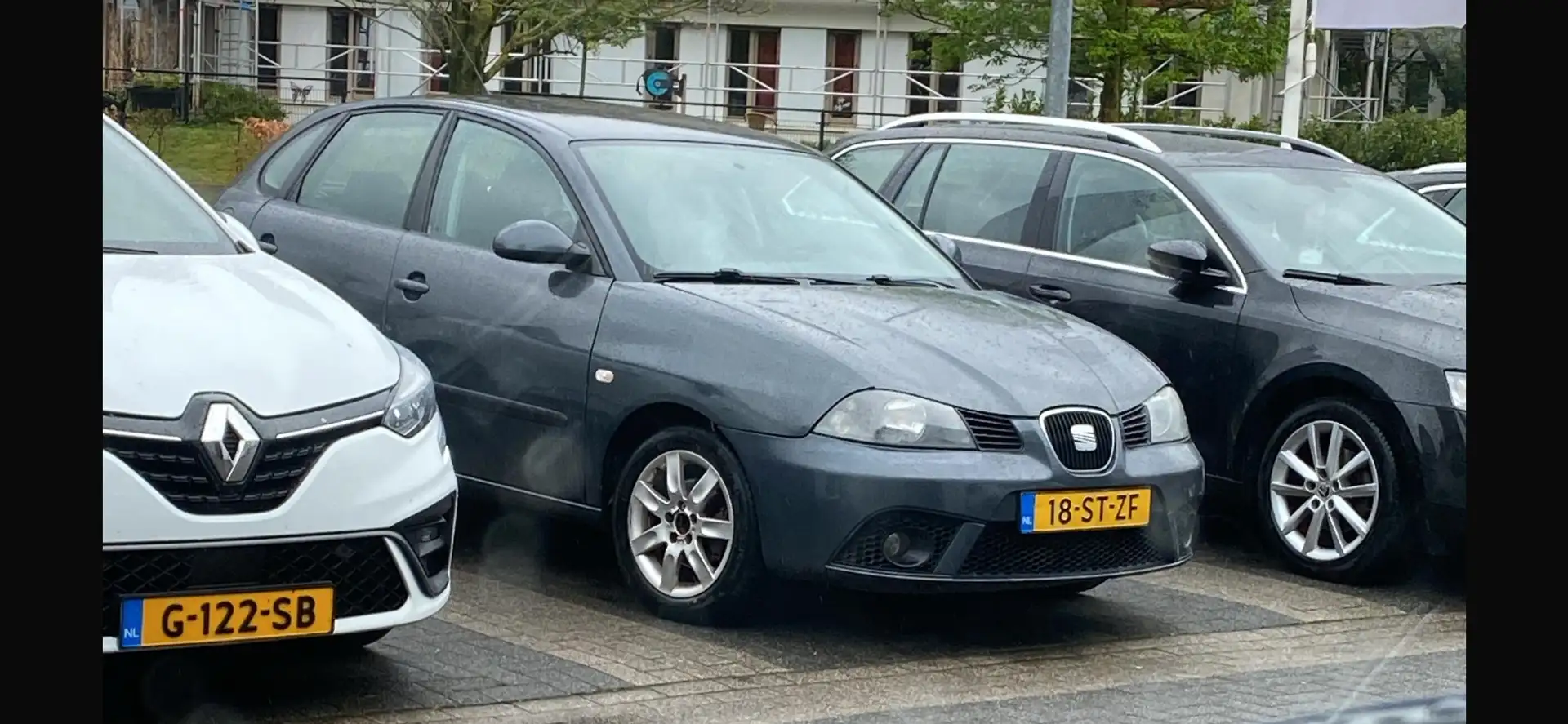 SEAT Ibiza Ibiza 1.4-16V Sensation Grijs - 1
