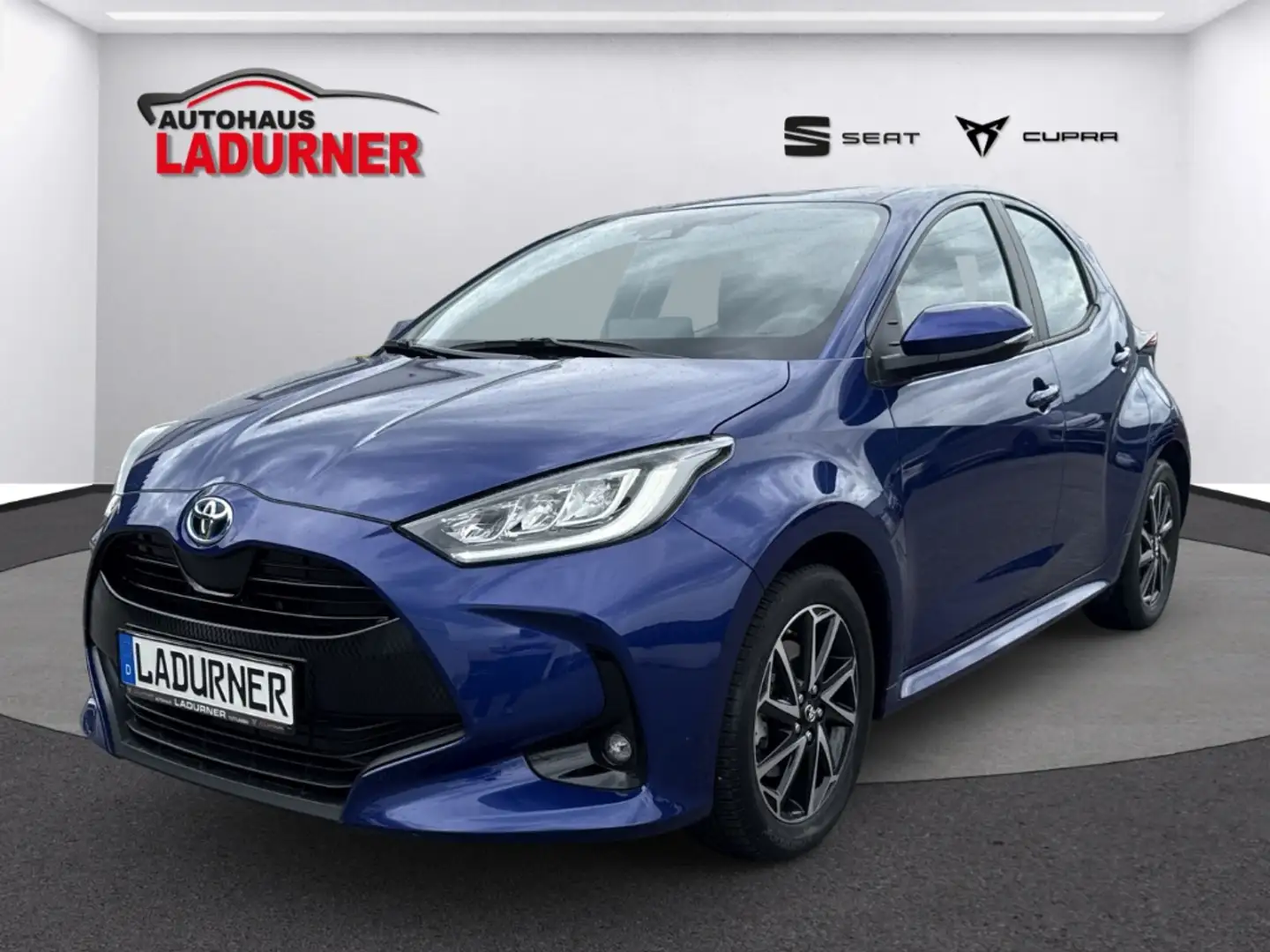 Toyota Yaris Hybrid Team Deutschland *Navi + Apple CarPlay + An Blau - 1