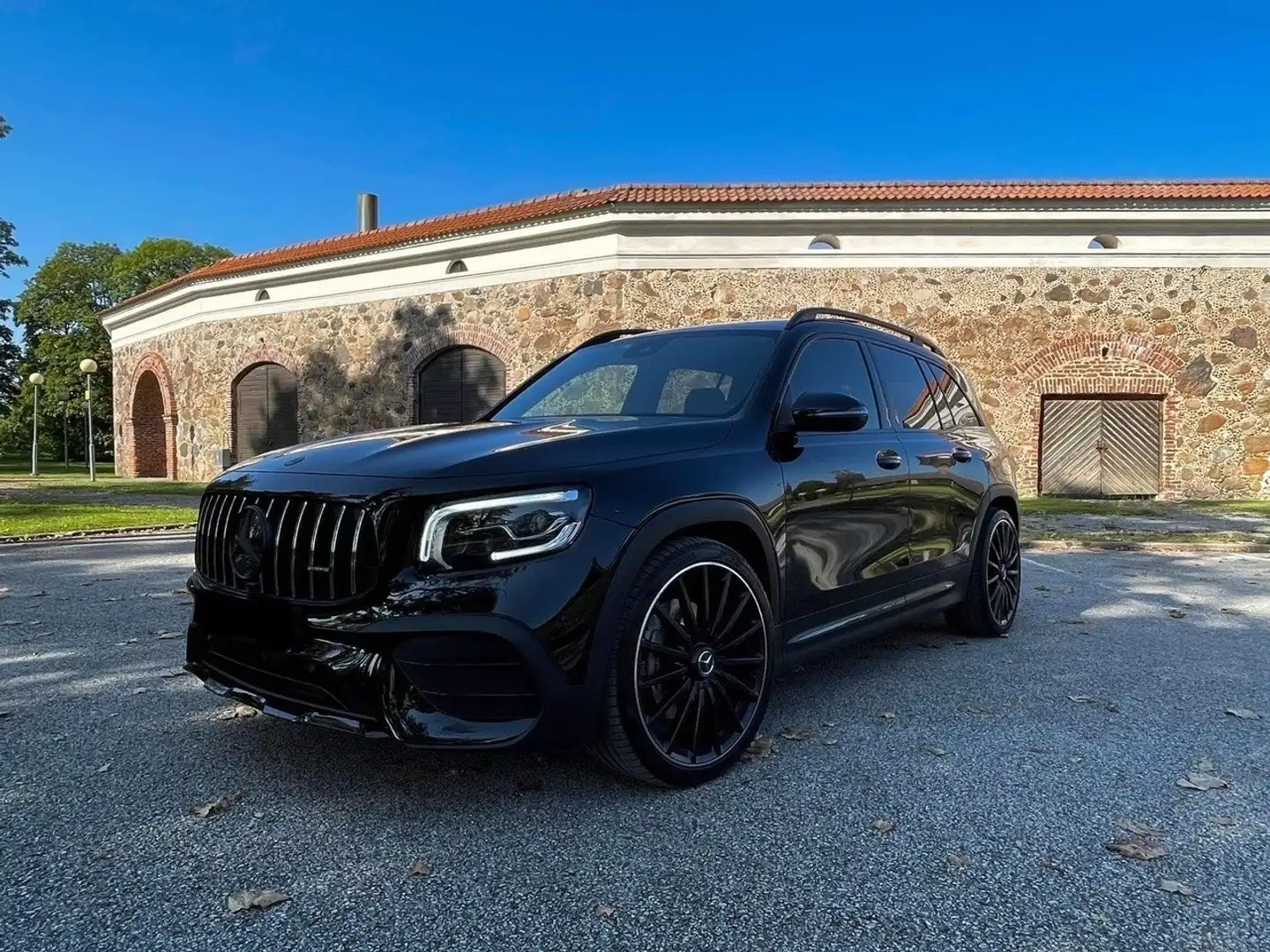 Mercedes-Benz GLB 35 AMG 7 Places Full Options Toit Pano Noir - 1