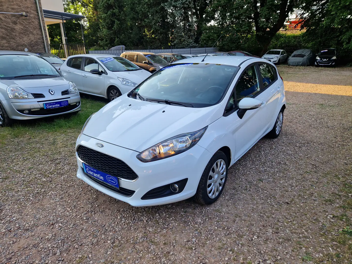 Ford Fiesta Klima 94Tkm Sitzhzg 2Hnd ESP Scheckh PDC TÜVNEU Weiß - 1