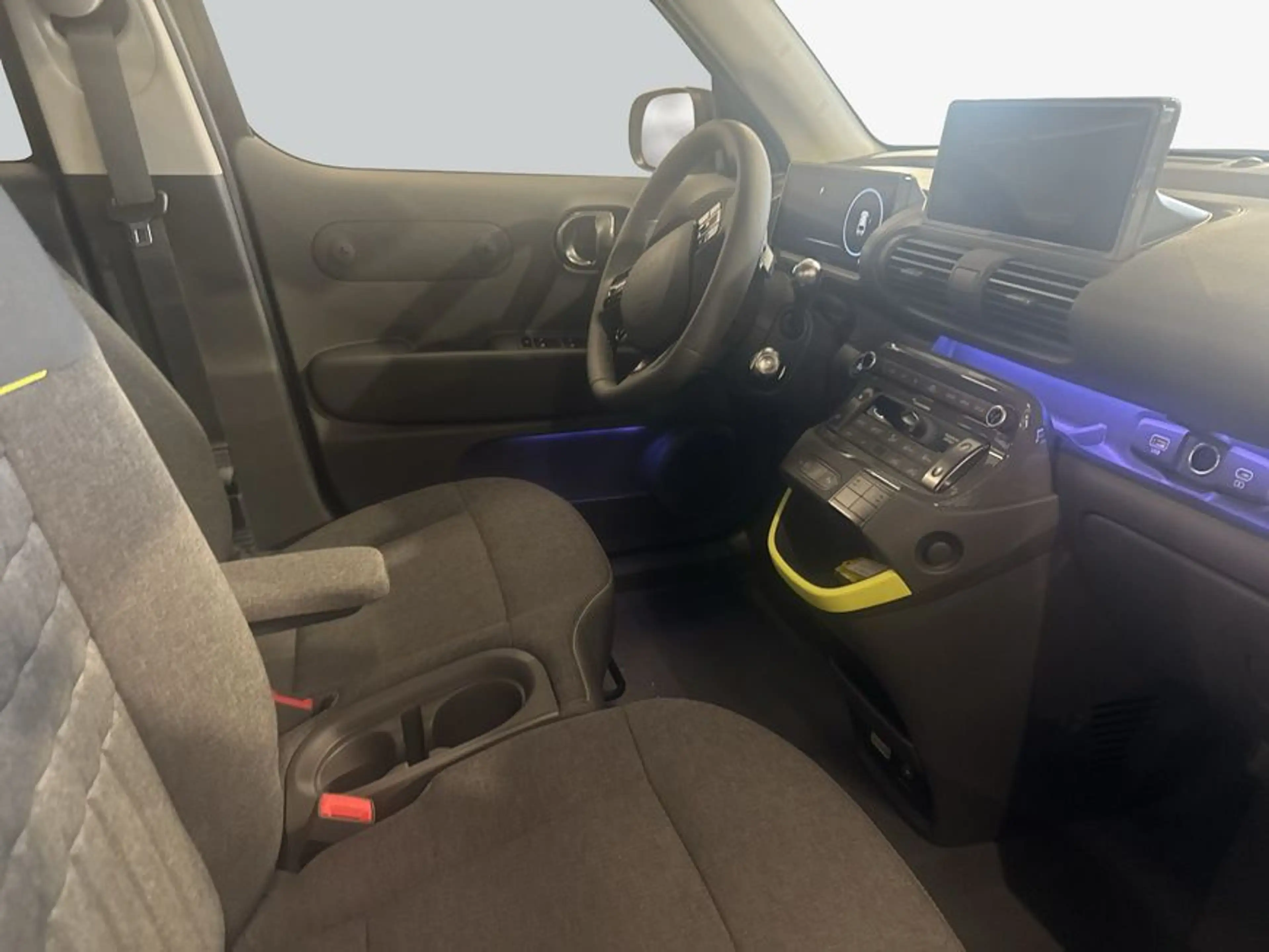 Hyundai Inster 49kWh Cross 85 kW, 5-türig (Strom) — photo 13