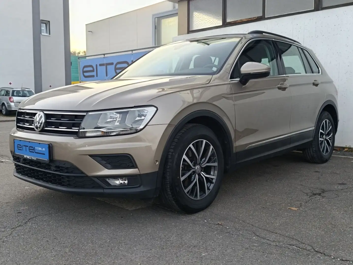 Volkswagen Tiguan Comfortline BMT/Start-Stopp Kamera Navi Beige - 1