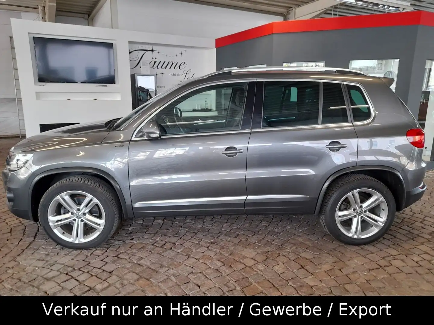 Volkswagen Tiguan Lounge Sport & Style BMT Grey - 2