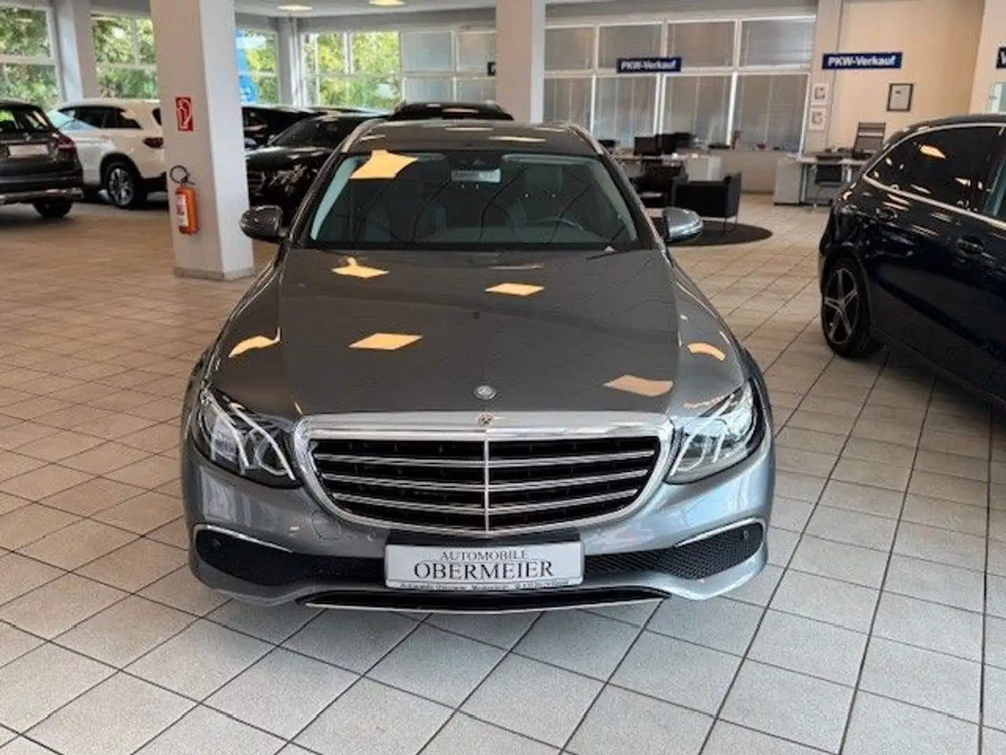 Mercedes-Benz E 250 T Luxury 9G-Tr. Rü-Ka Memory Comand LED Gris - 2