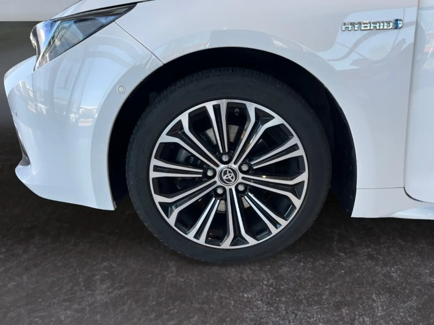 Toyota Corolla 2.0 Hybrid TS Team D *LED*ACC*SHZ*CAM*TWA* Wit - 2