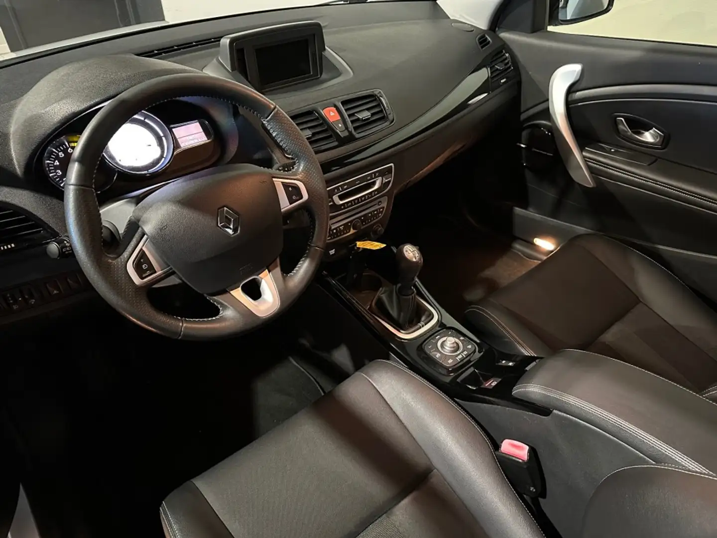 Renault Megane 1.4 TCE BOSE l NAP l CRUISE l CLIMA l NAVI l LMV l Blanc - 2