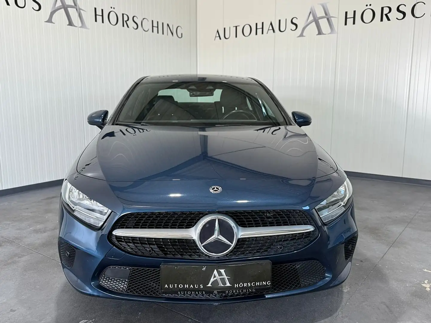 Mercedes-Benz A 180 d Limousine Aut. Bleu - 2