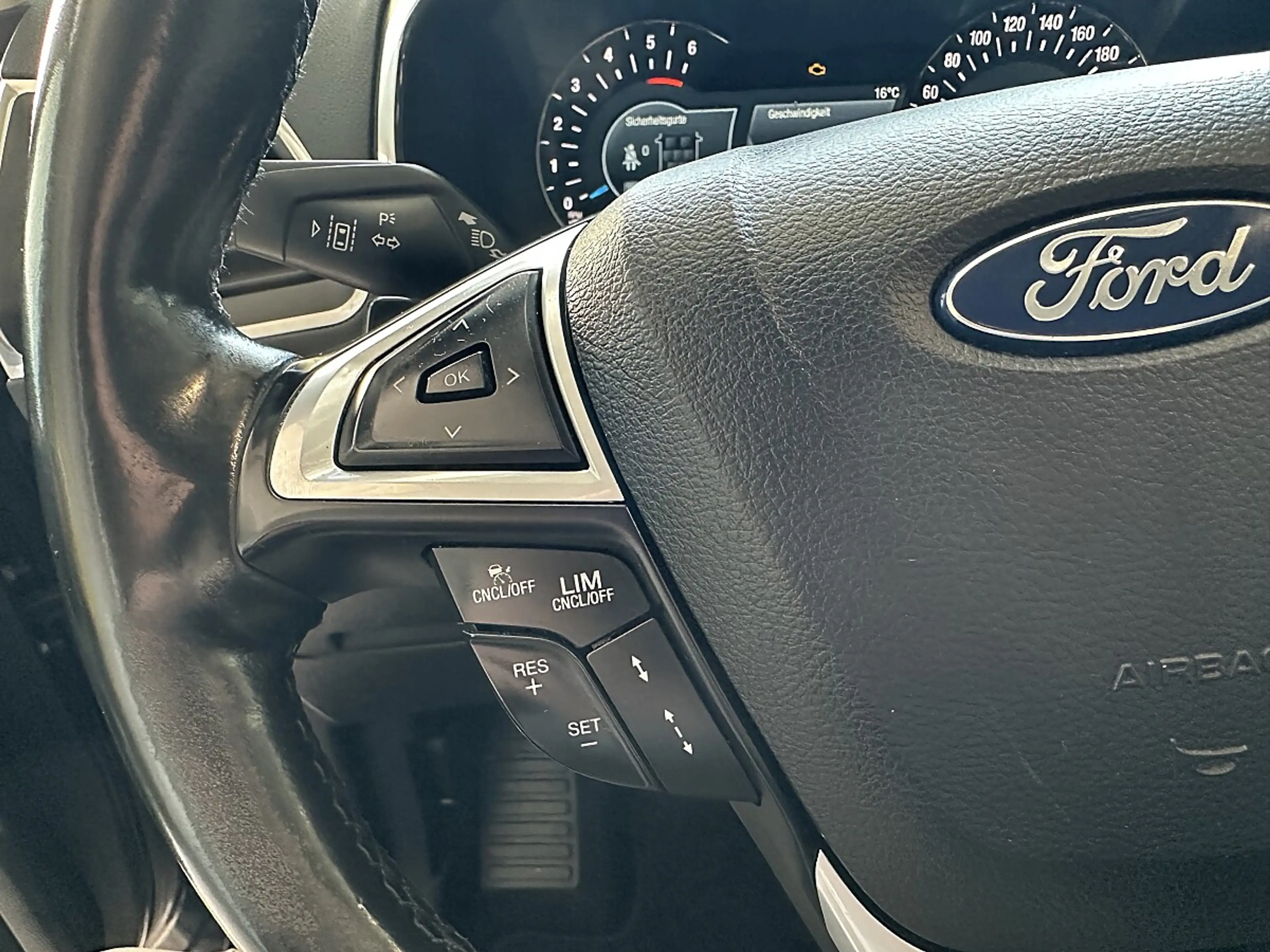 Ford Galaxy 2,0 EcoBlue SCR Titanium Aut. — photo 11