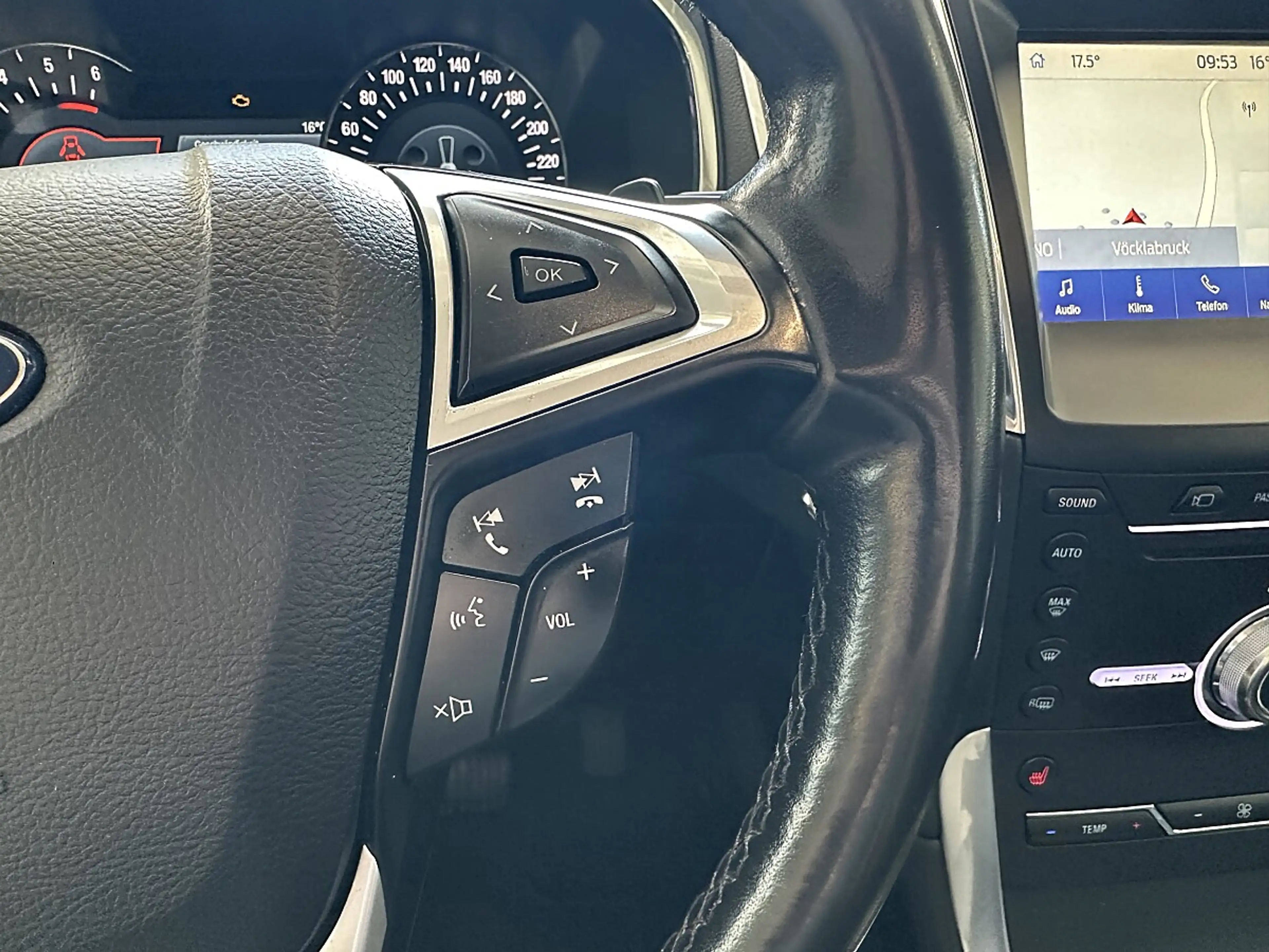 Ford Galaxy 2,0 EcoBlue SCR Titanium Aut. — photo 10