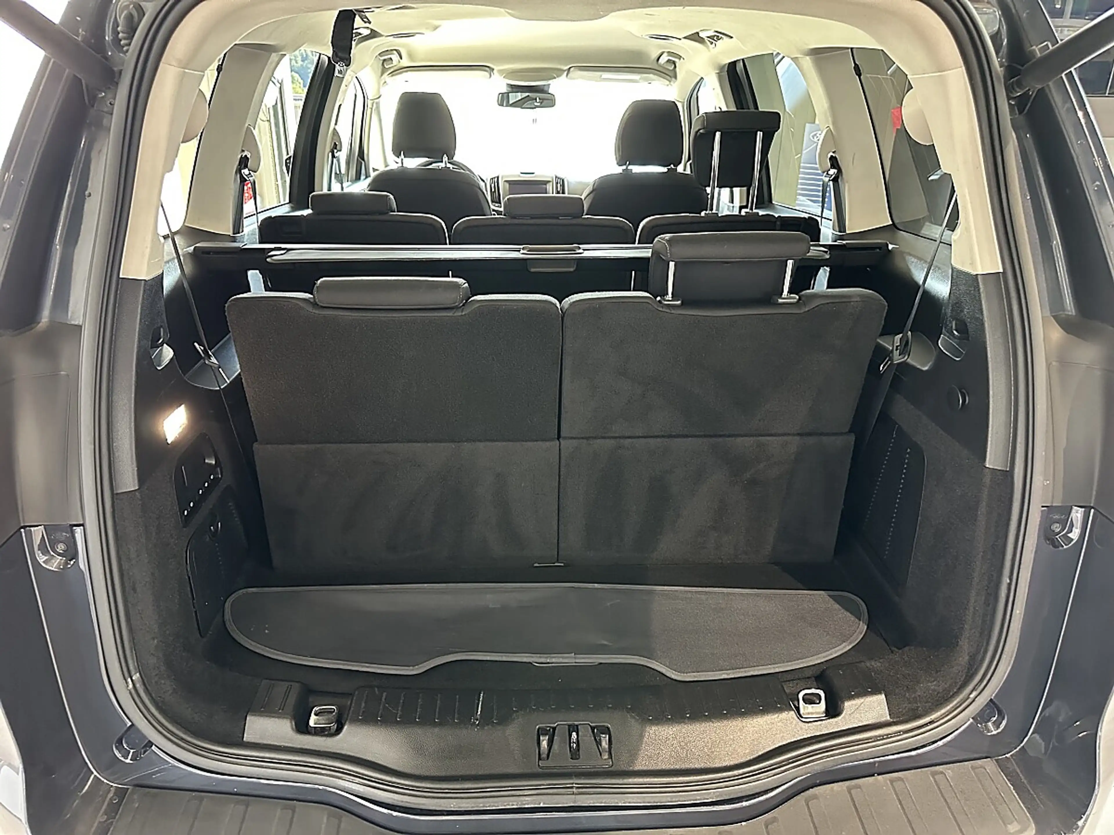 Ford Galaxy 2,0 EcoBlue SCR Titanium Aut. — photo 13