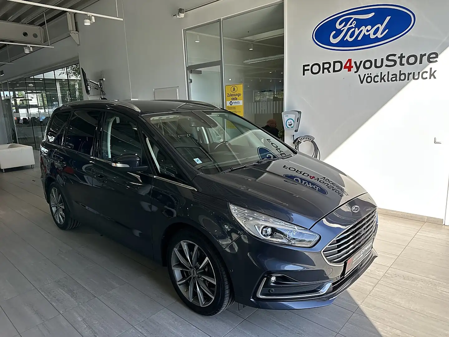 Ford Galaxy 2,0 EcoBlue SCR Titanium Aut. Blau - 1