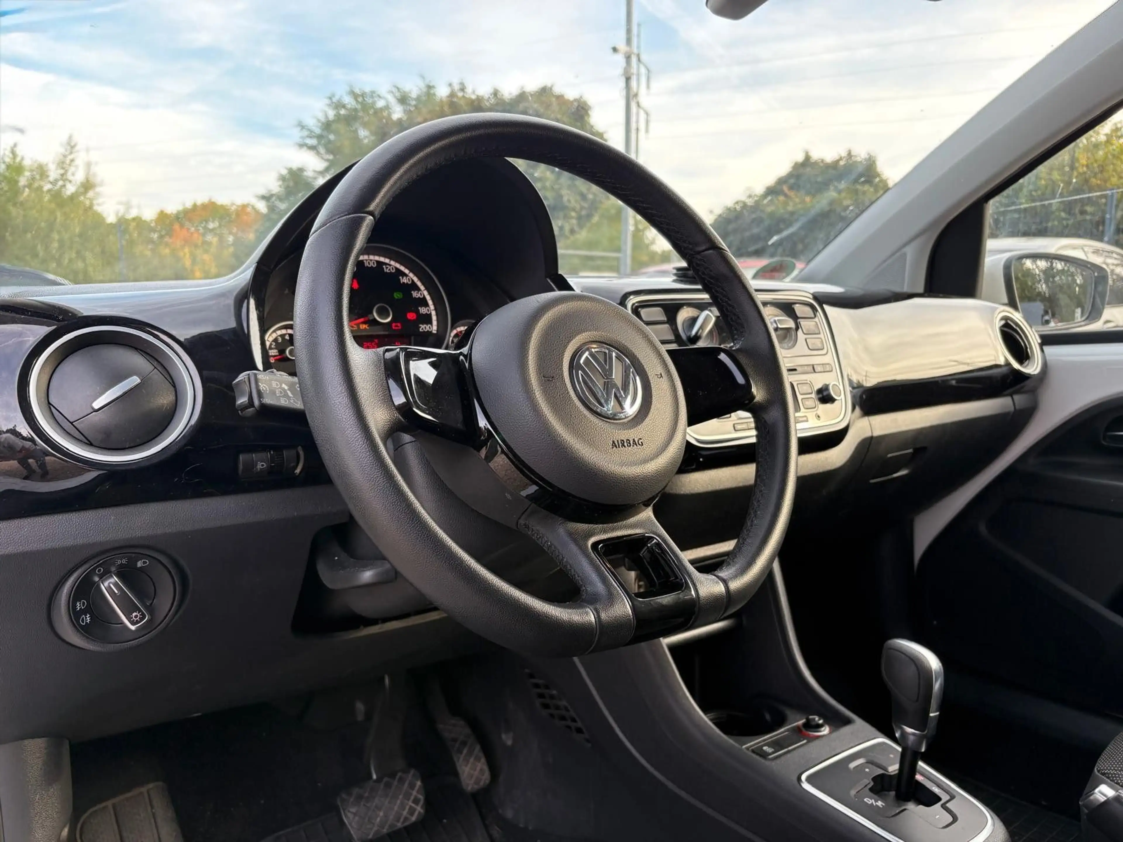 Volkswagen up! high up! Automatik*Klima*AWR*Tempo — photo 7