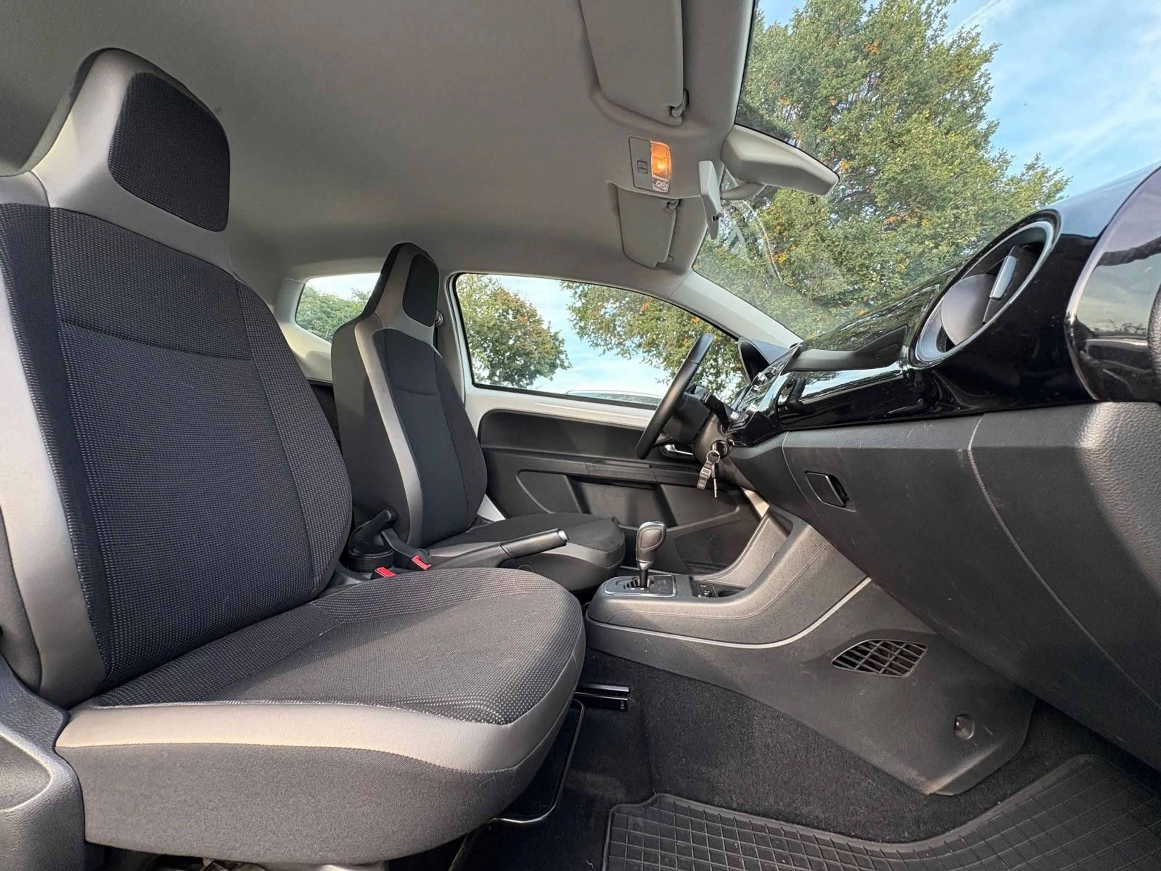 Volkswagen up! high up! Automatik*Klima*AWR*Tempo — photo 9