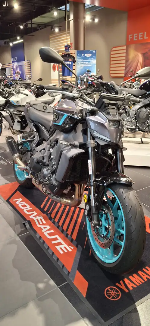 Yamaha MT-09 Grau - 2