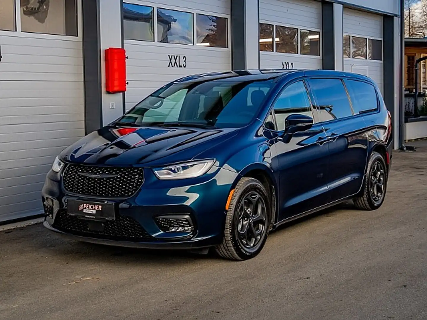 Chrysler Pacifica Plug-In Hybrid Touring-L S / 5 Jahre Garantie /... Azul - 1