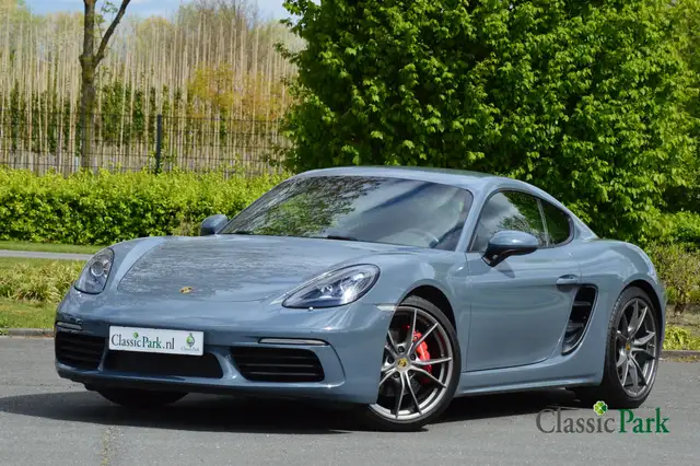 Porsche 718 Cayman S