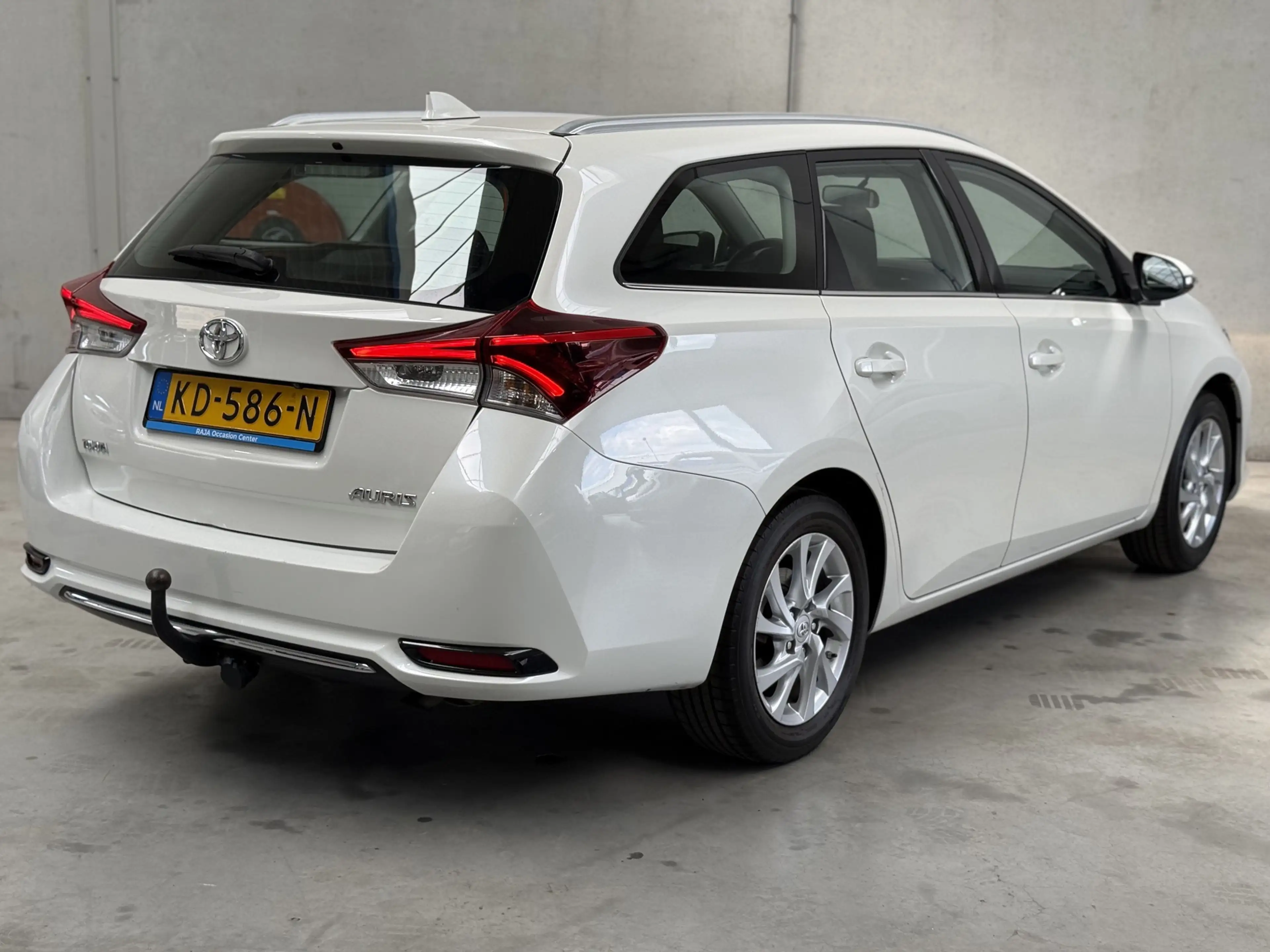 Toyota Auris Touring Sports 1.2T Aspiration Limited Climate Cru — photo 6