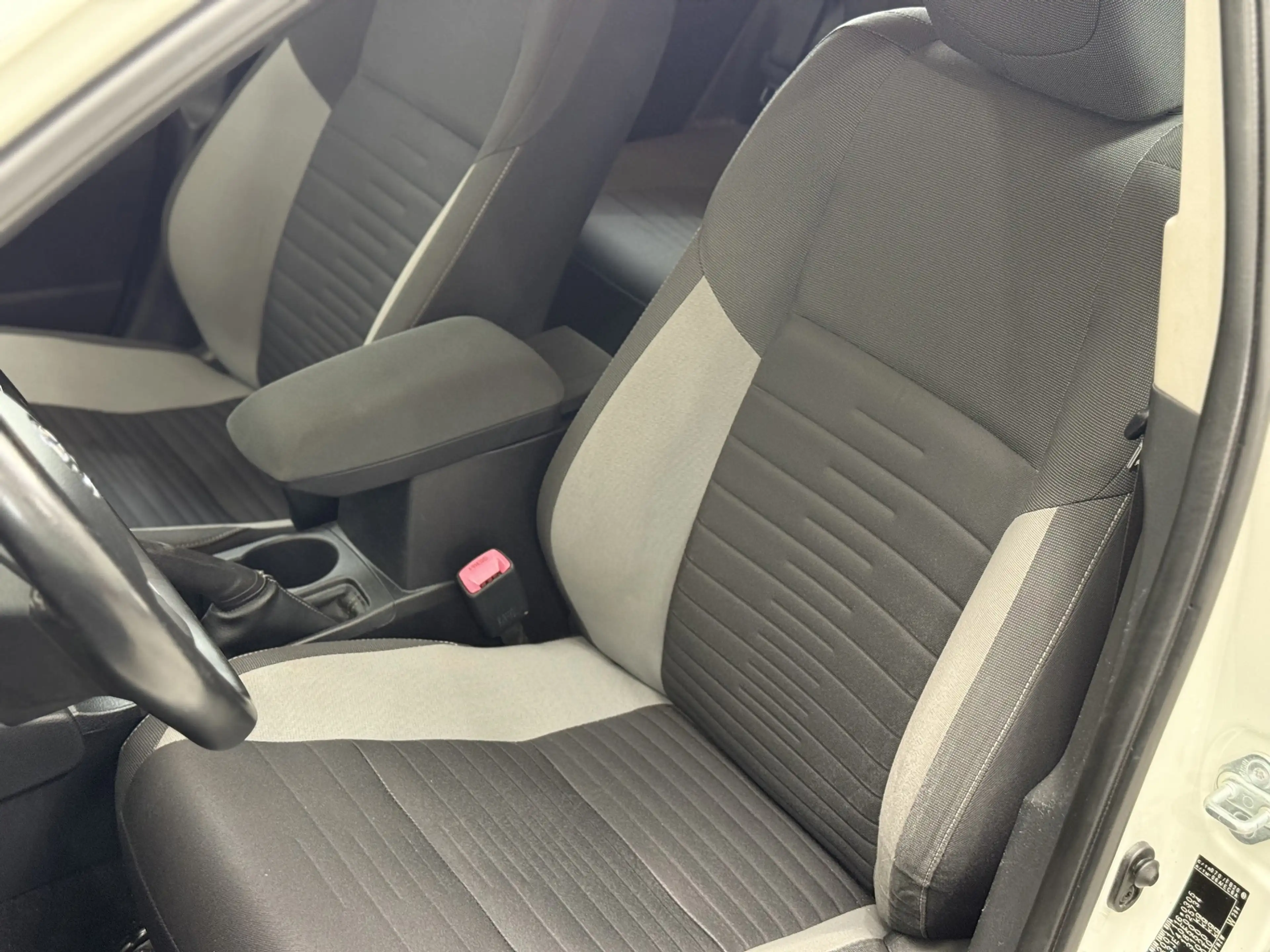 Toyota Auris Touring Sports 1.2T Aspiration Limited Climate Cru — photo 11