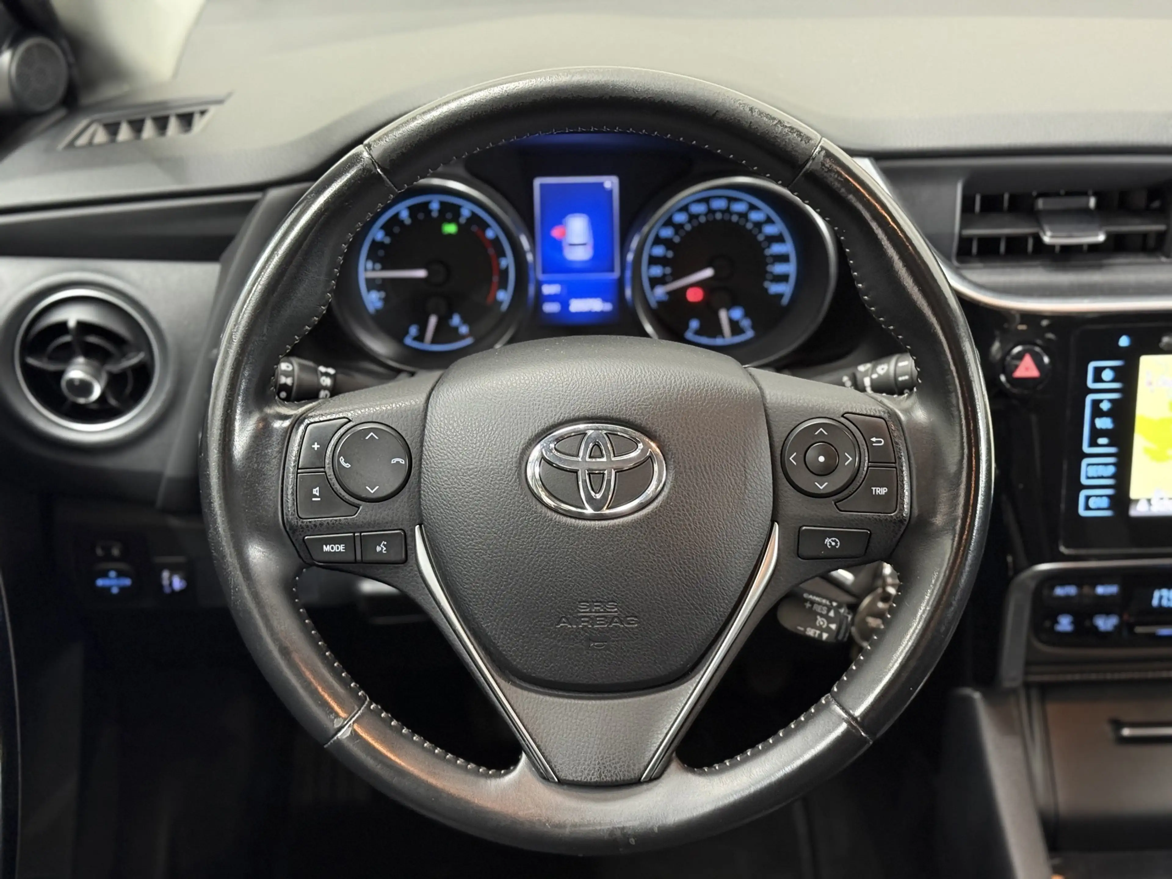 Toyota Auris Touring Sports 1.2T Aspiration Limited Climate Cru — photo 14